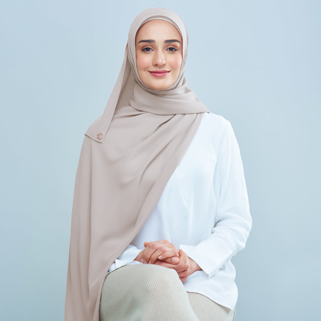 Semi-Instant Eleanor in Light Taupe