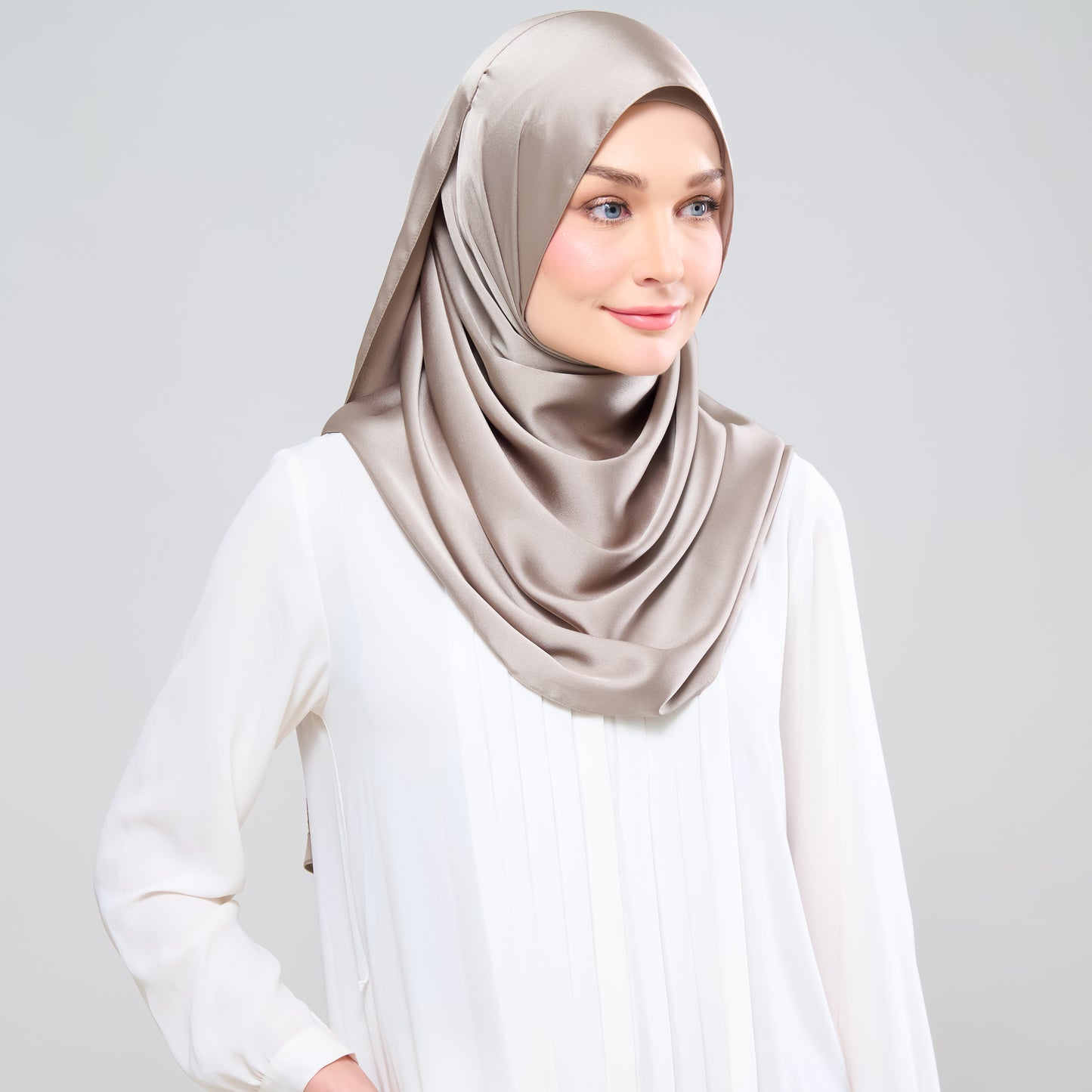 Grace Set in Earth Taupe