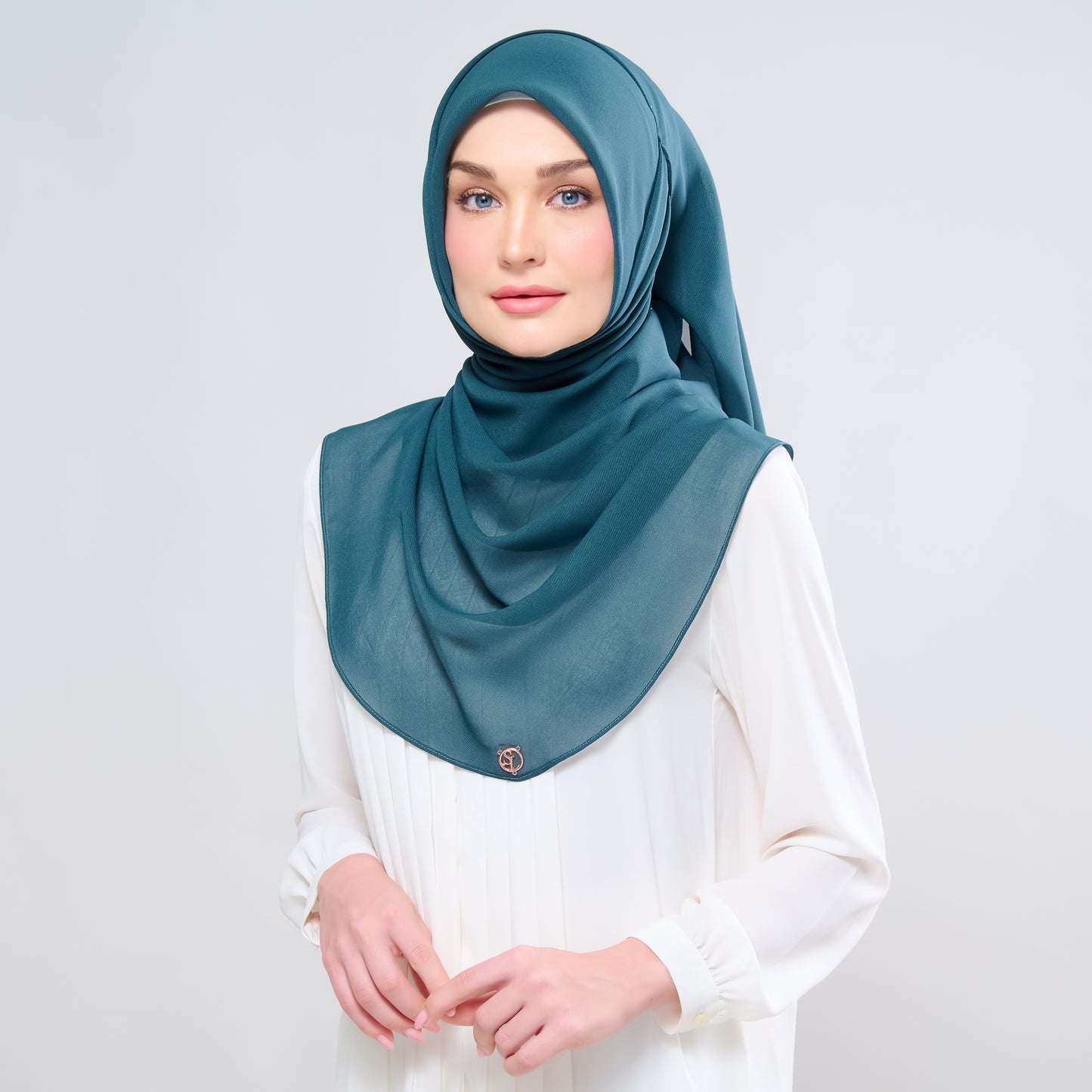 Hayfa Bawal Curve 48 in Emerald Green