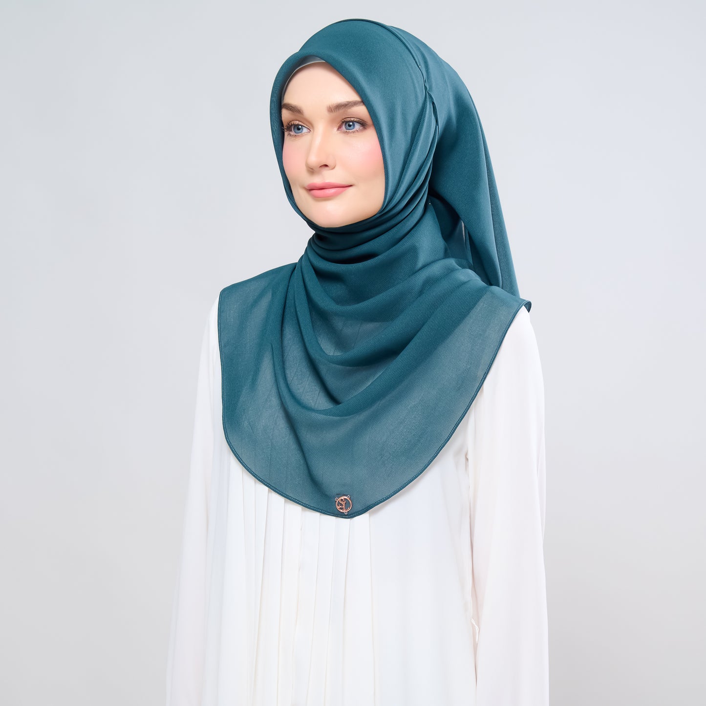 Hayfa Bawal Curve 48 in Emerald Green