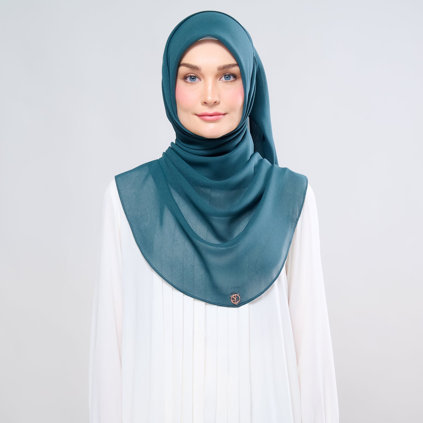 Hayfa Bawal Curve 48 in Emerald Green