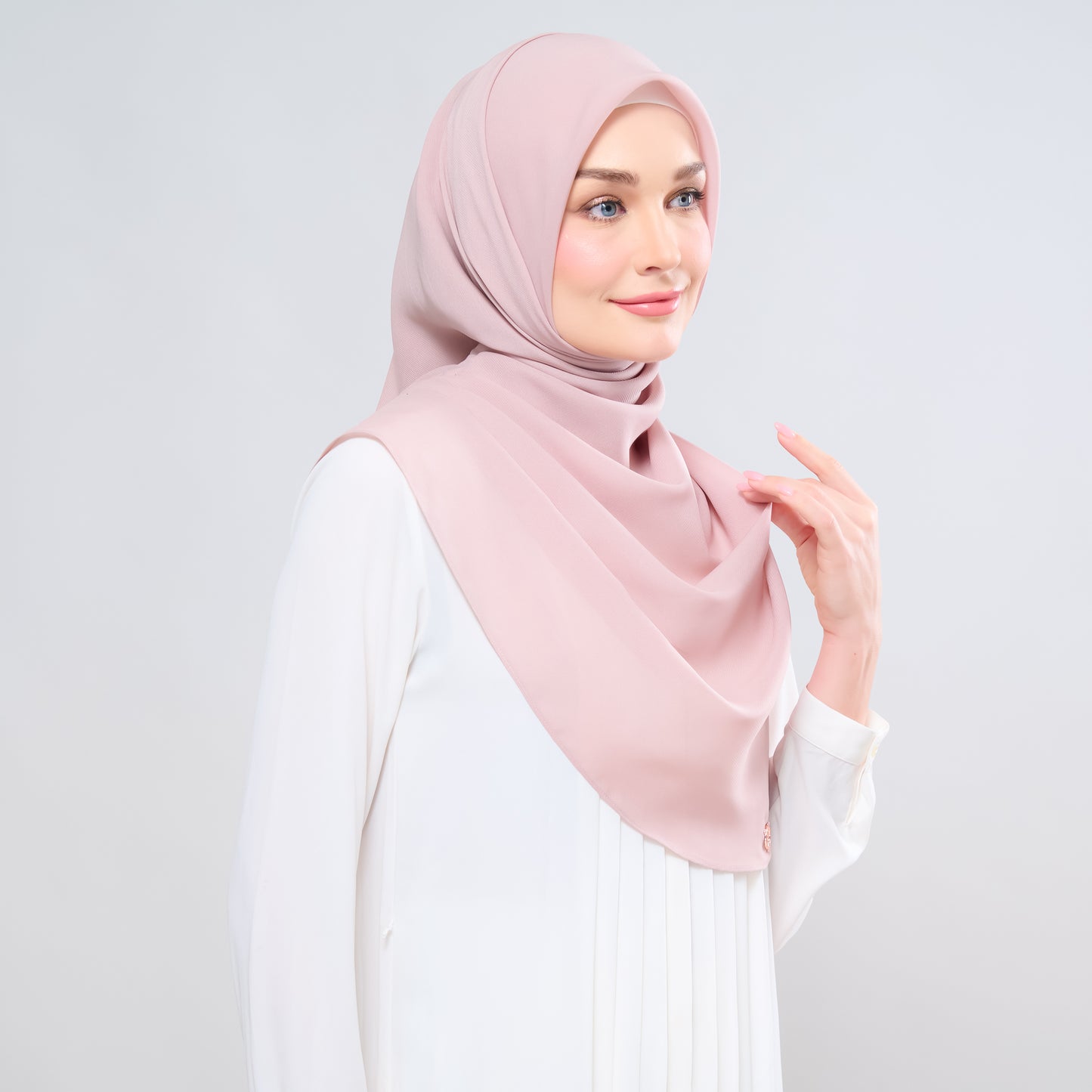 Hayfa Bawal Curve 48 in Dusty Berry