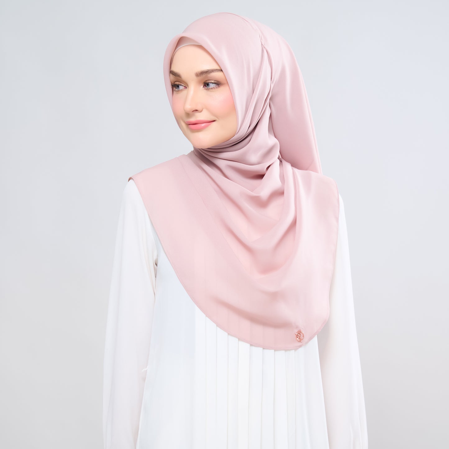 Hayfa Bawal Curve 48 in Dusty Berry