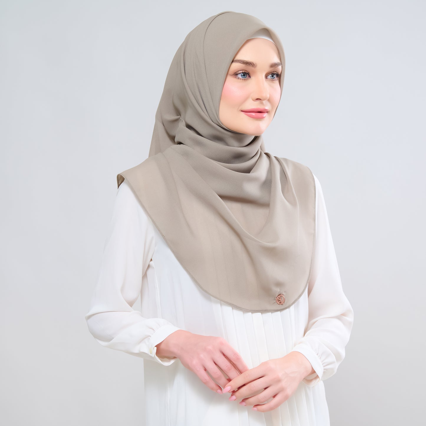 Hayfa Bawal Curve 48 in Taupe