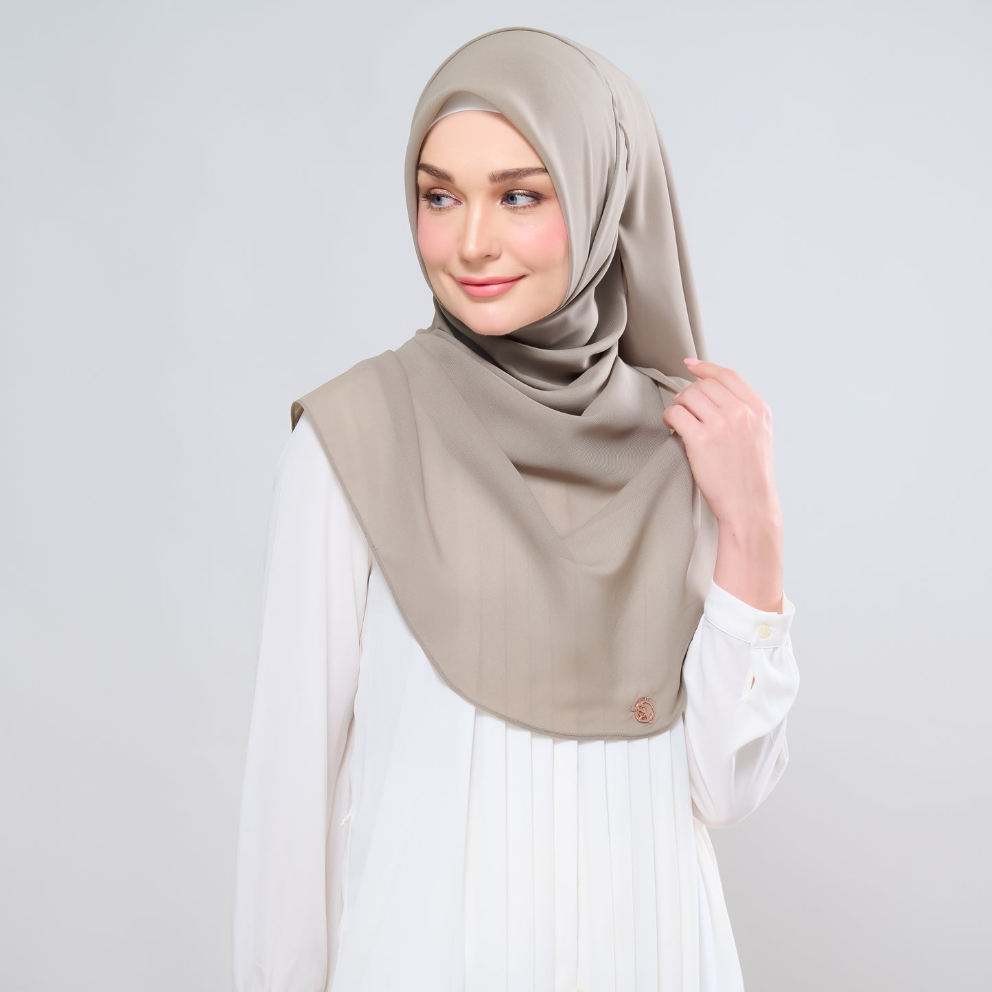 Hayfa Bawal Curve 48 in Taupe