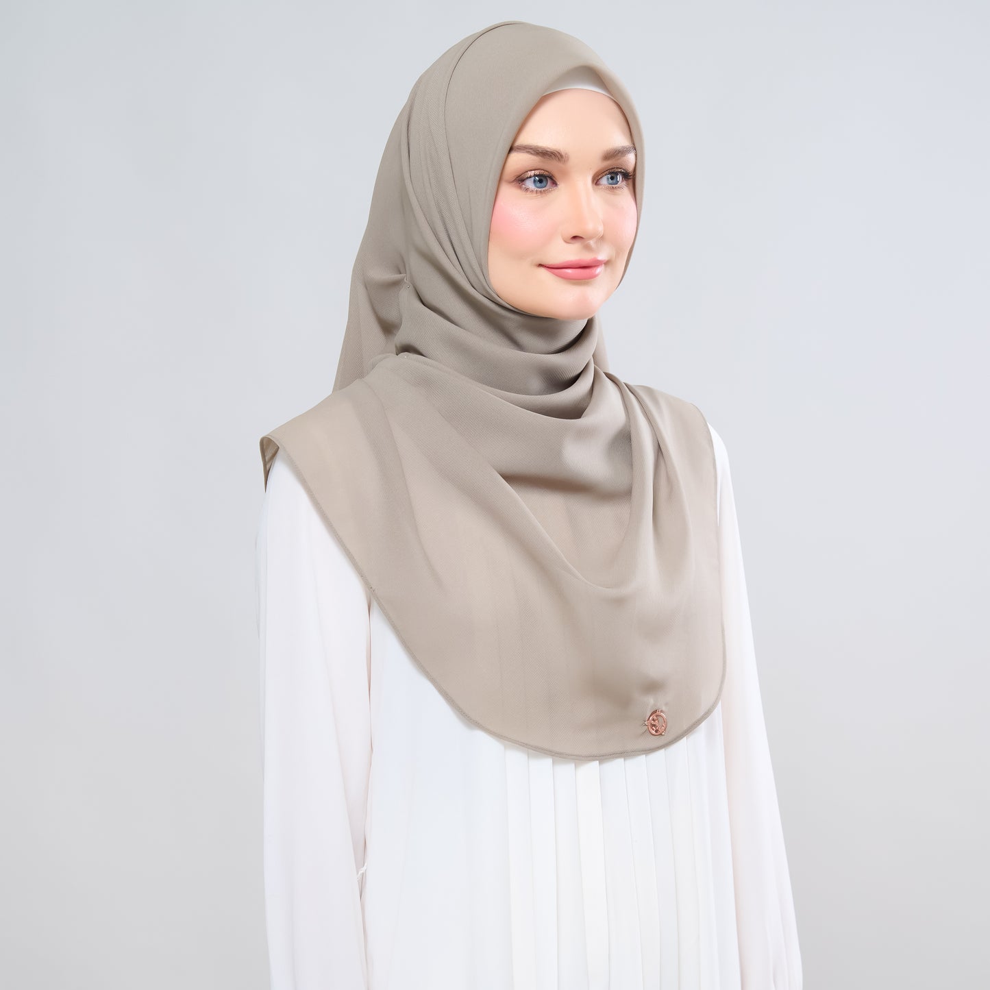Hayfa Bawal Curve 48 in Taupe