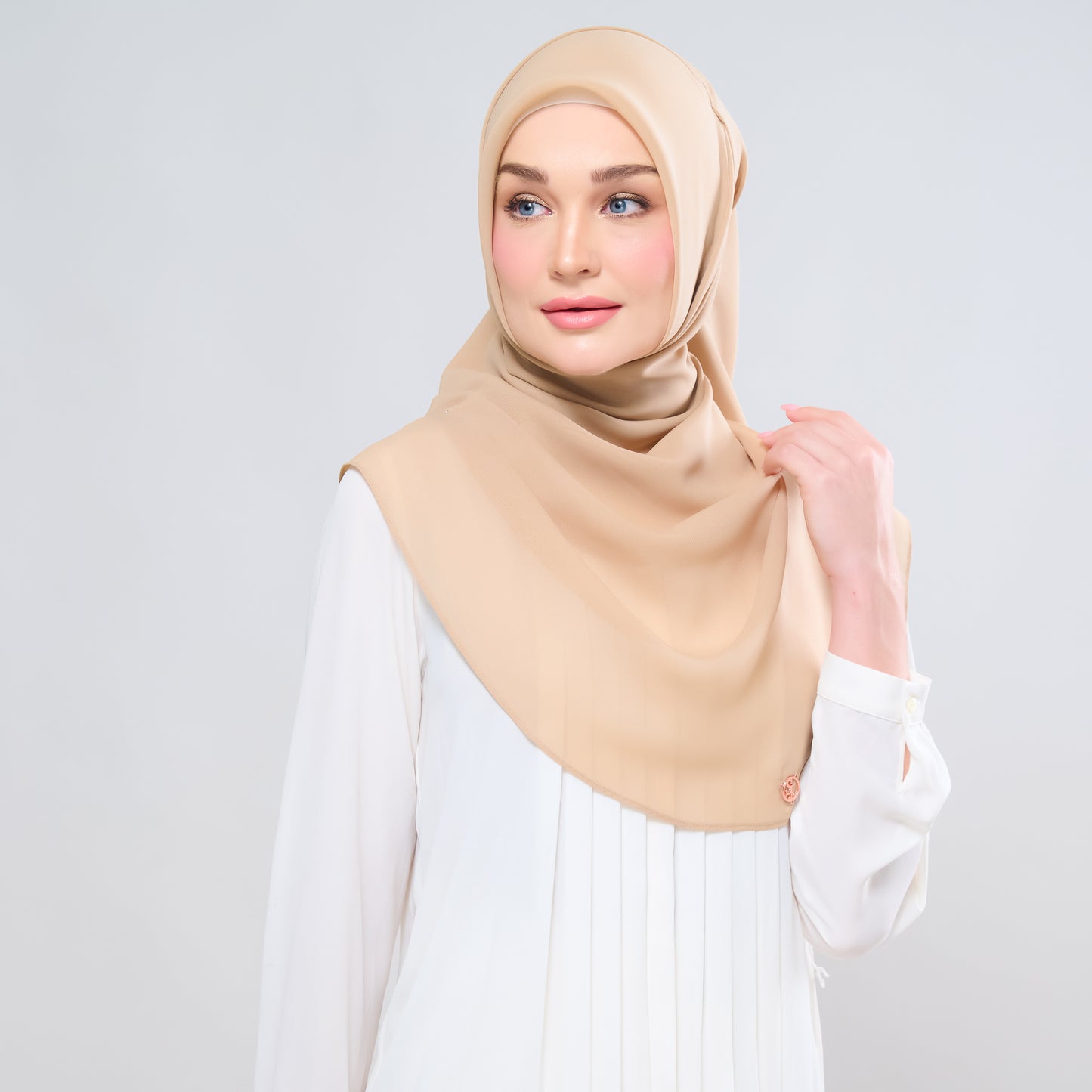 Hayfa Bawal Curve 48 in Light Latte