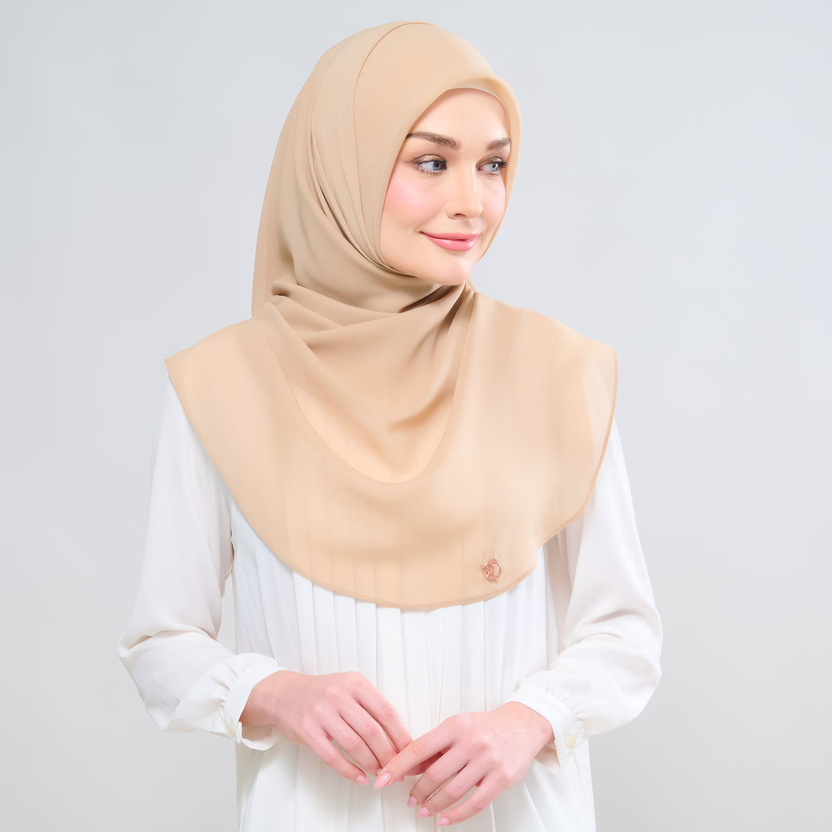 Hayfa Bawal Curve 48 in Light Latte