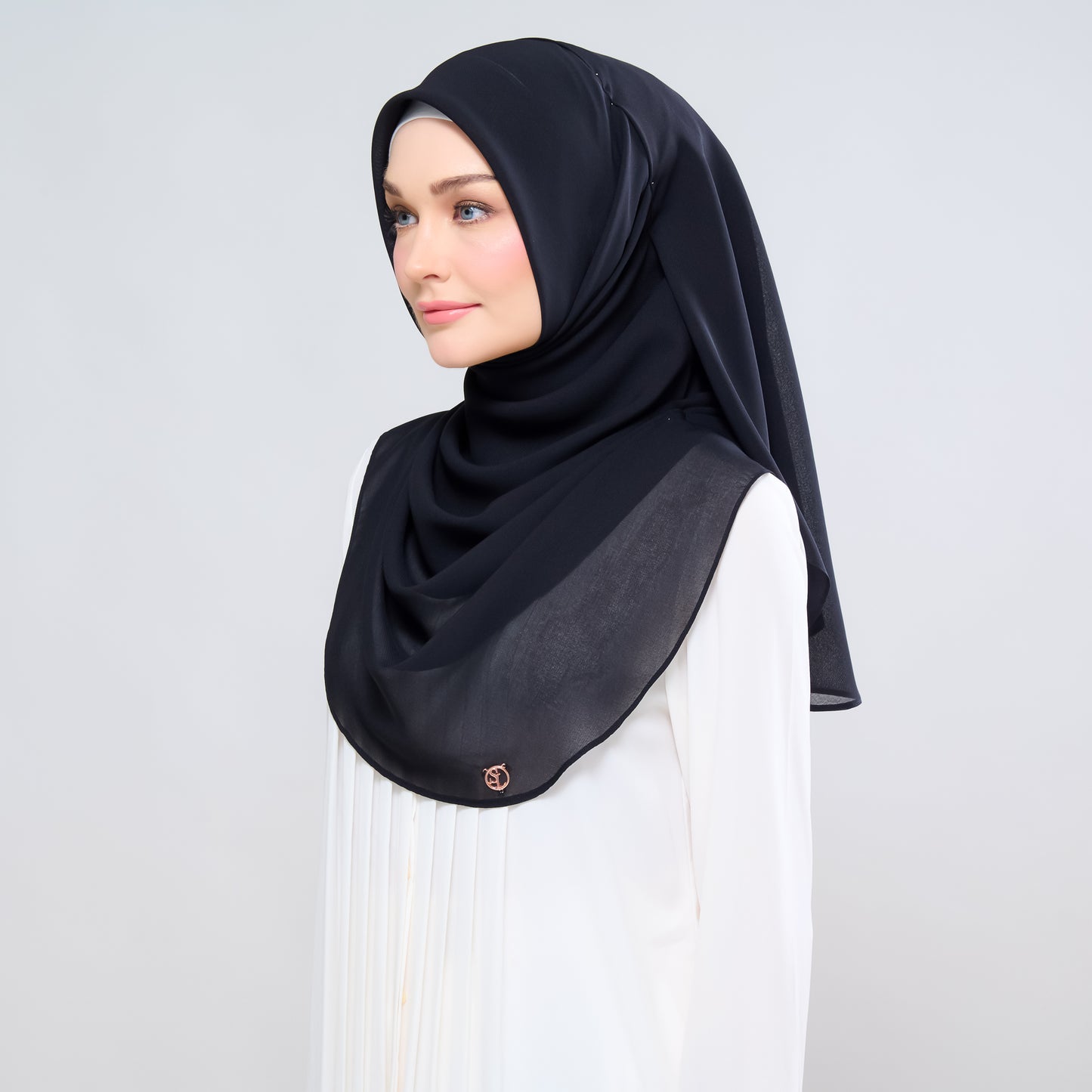 Hayfa Bawal Curve 48 in Black