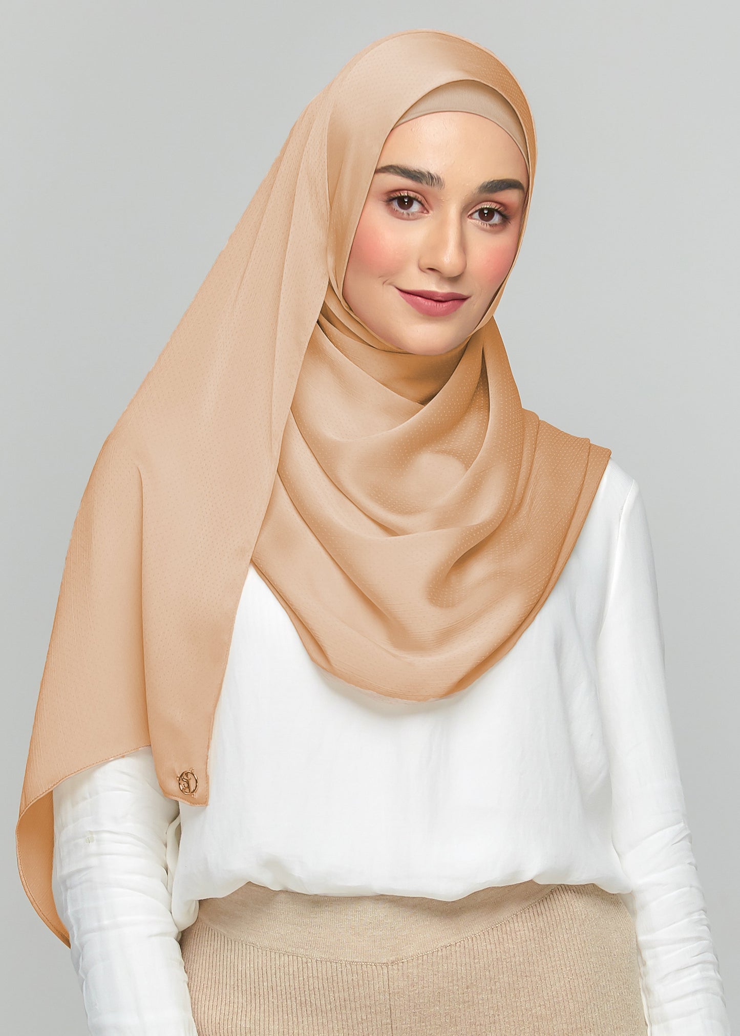 Lily Set in Royal Oakwood