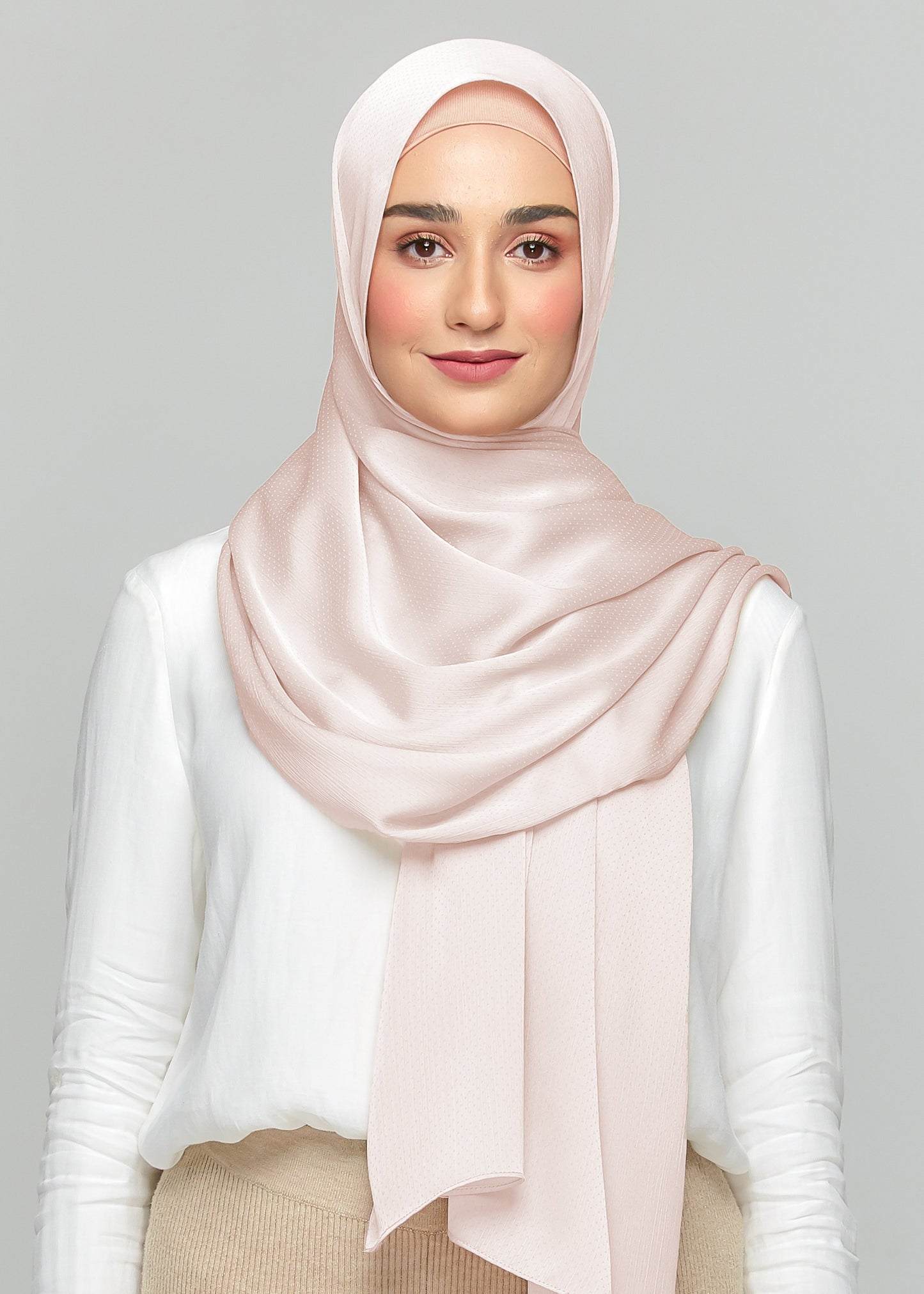 Lily Set in Light Rose