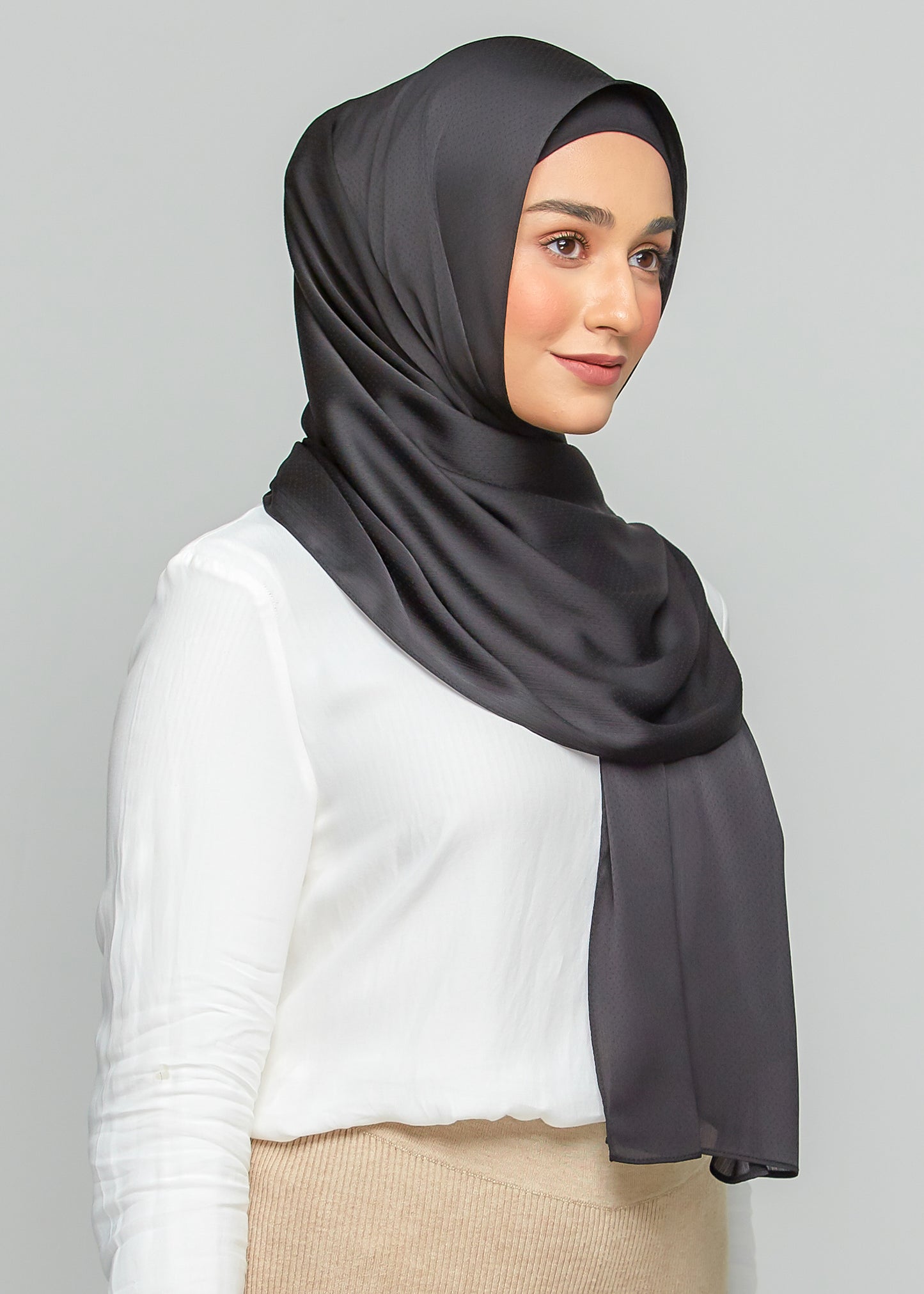 Lily Set in Black
