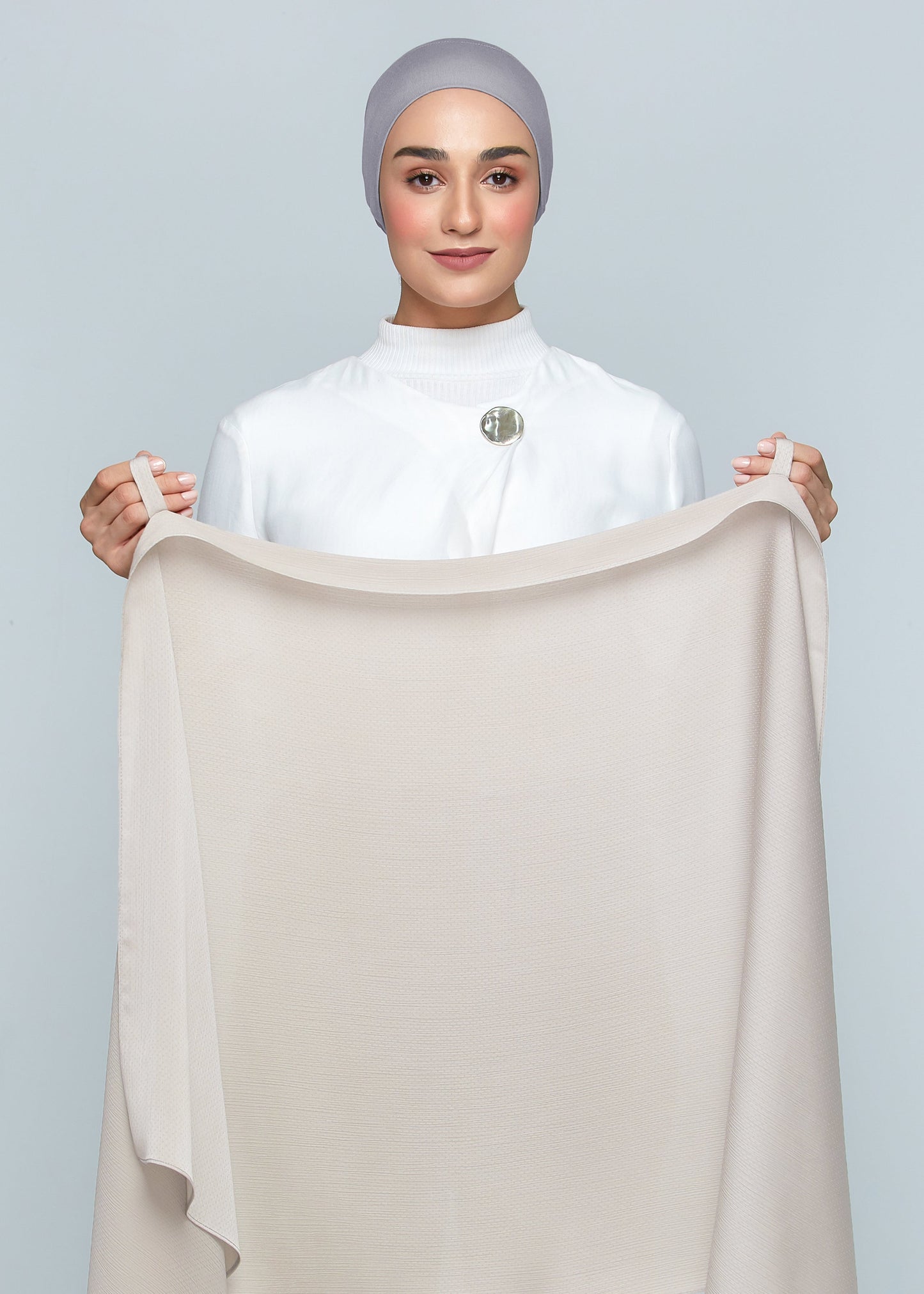Lily Set in Cool Taupe