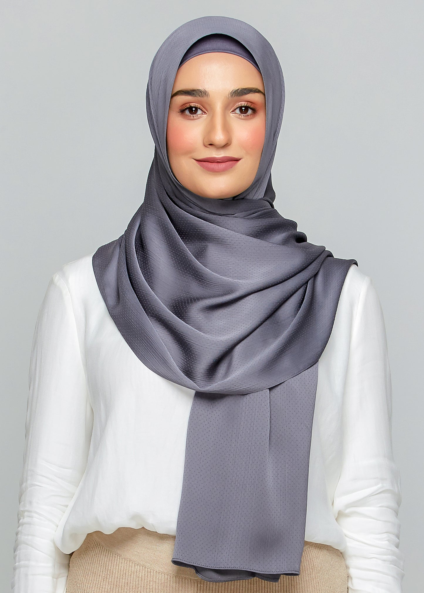 Lily Set in Metropolis Grey