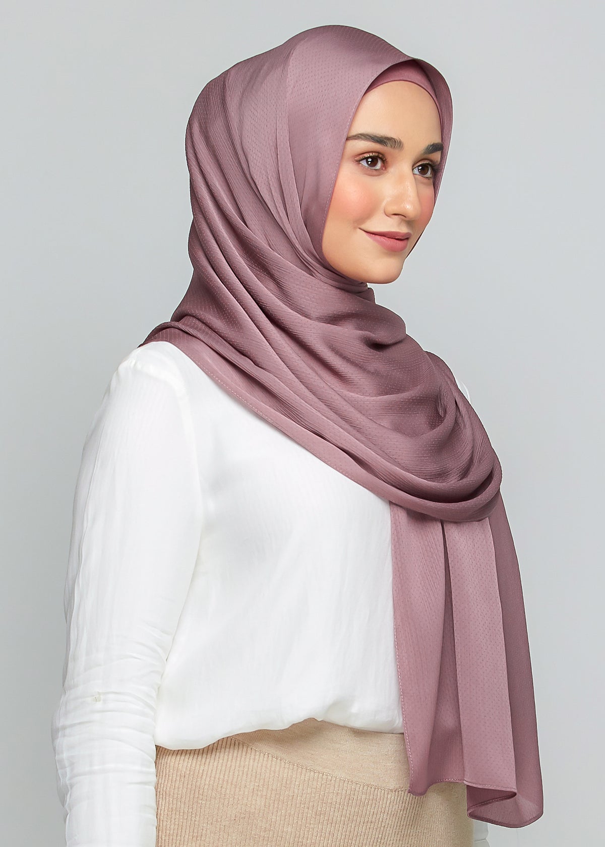 Lily Set in Dark Mauve