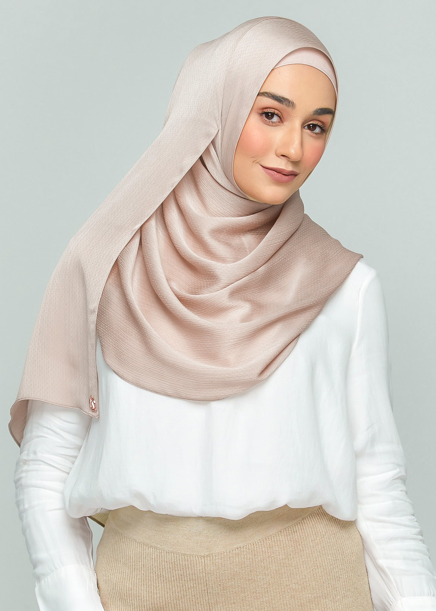Lily Set in Rich Beige