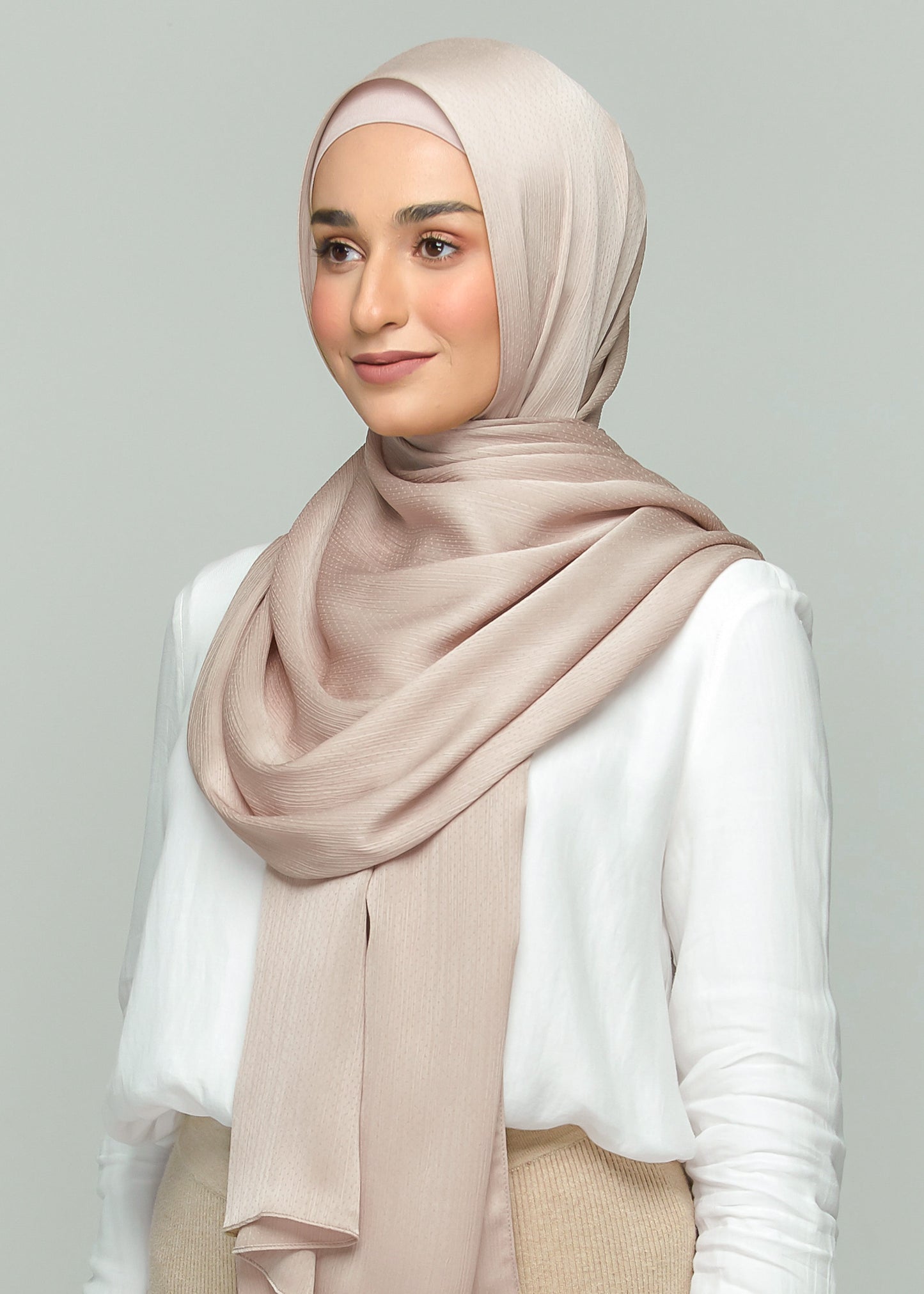 Lily Set in Rich Beige