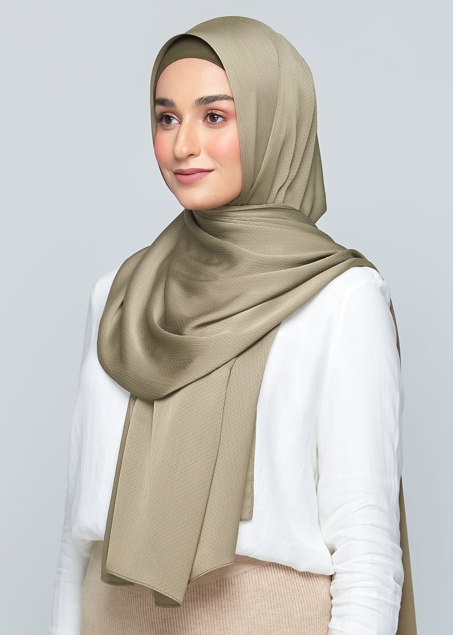 Lily Set in Willow Green