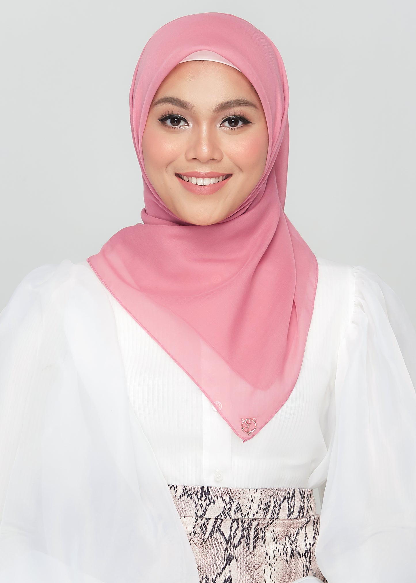 Bawal Babe in British Rose