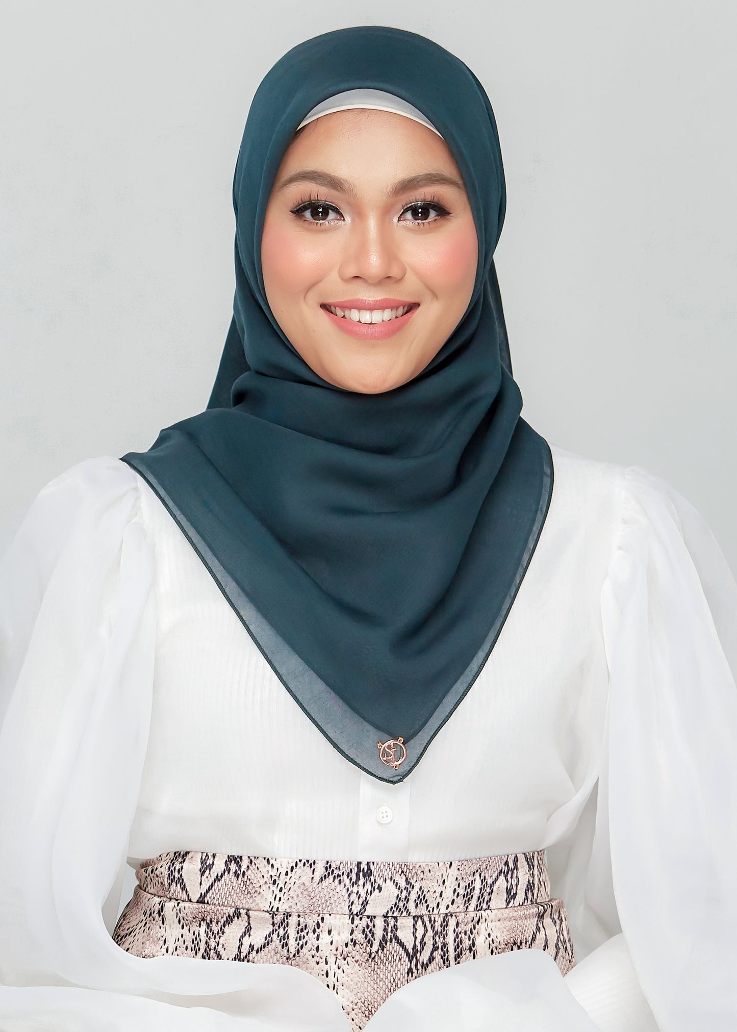 Bawal Babe in Hunter Green