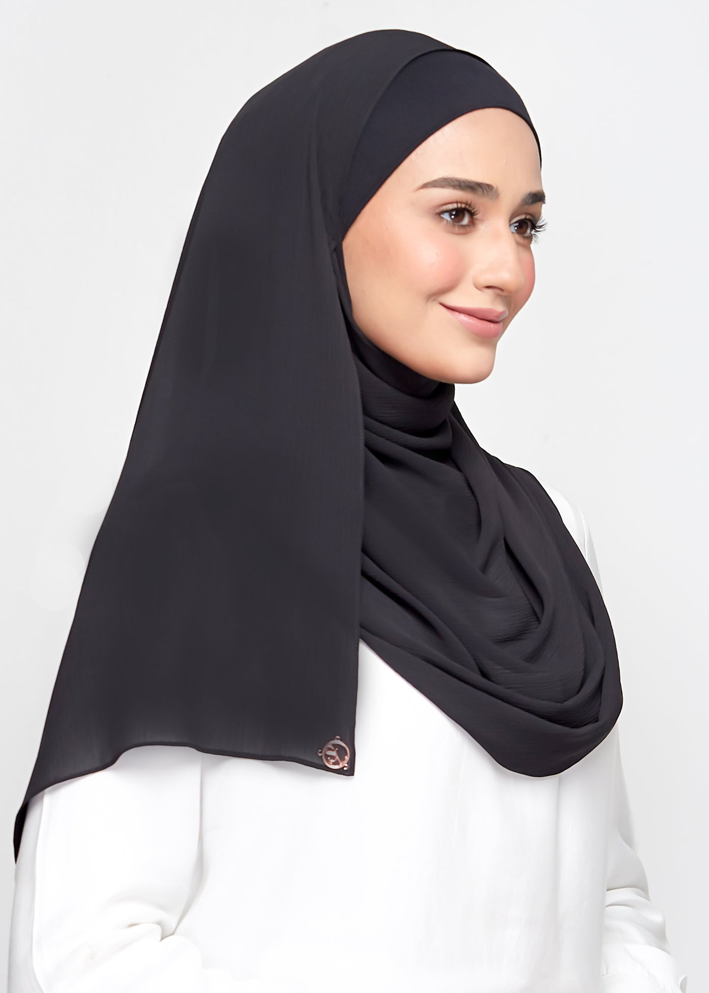Chiffon Dolce in Pitch Black (Semi-Instant)