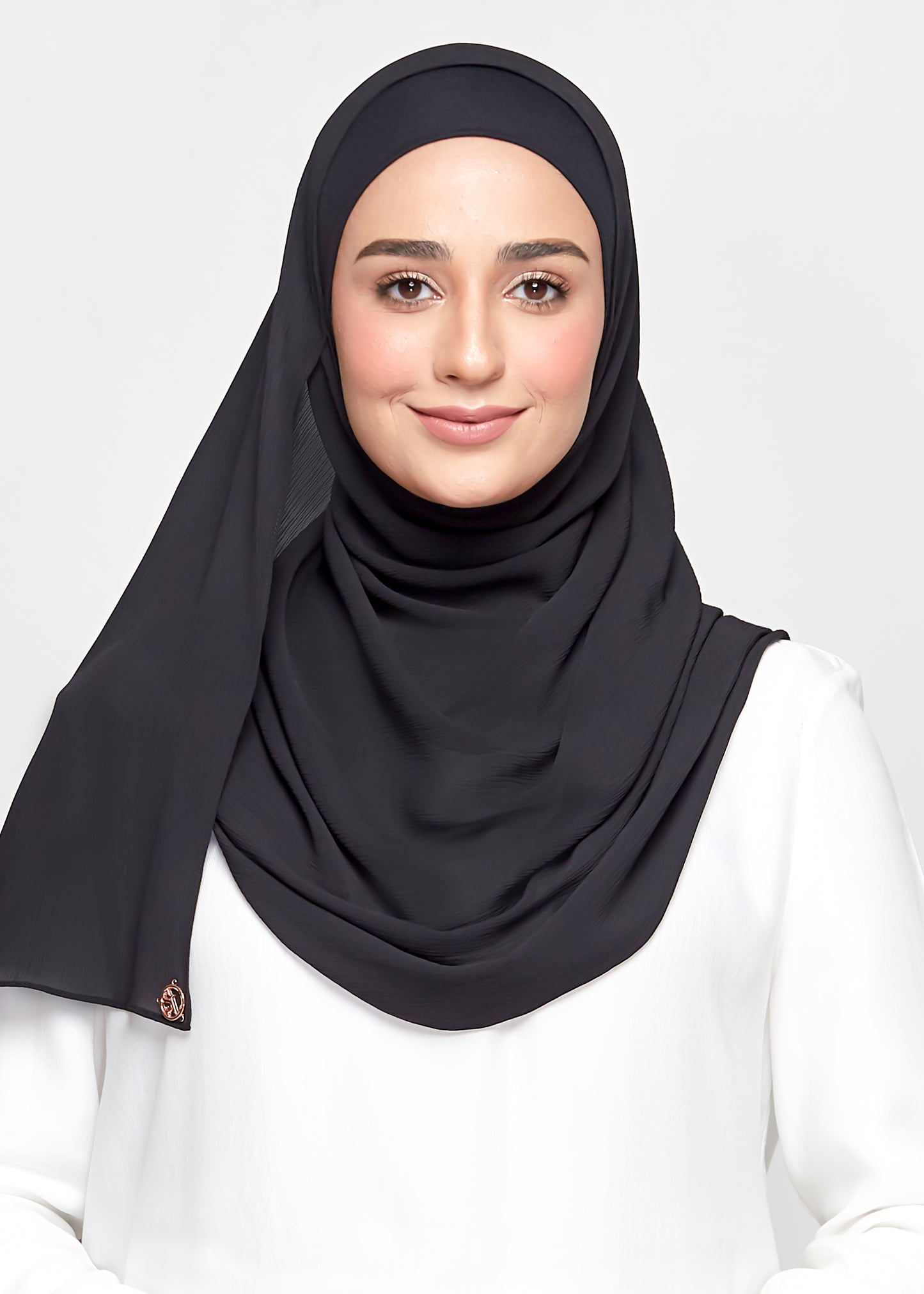Chiffon Dolce in Pitch Black (Semi-Instant)