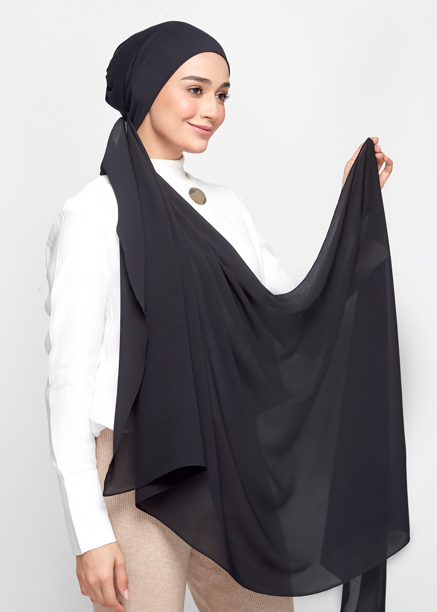 Chiffon Dolce in Pitch Black (Semi-Instant)