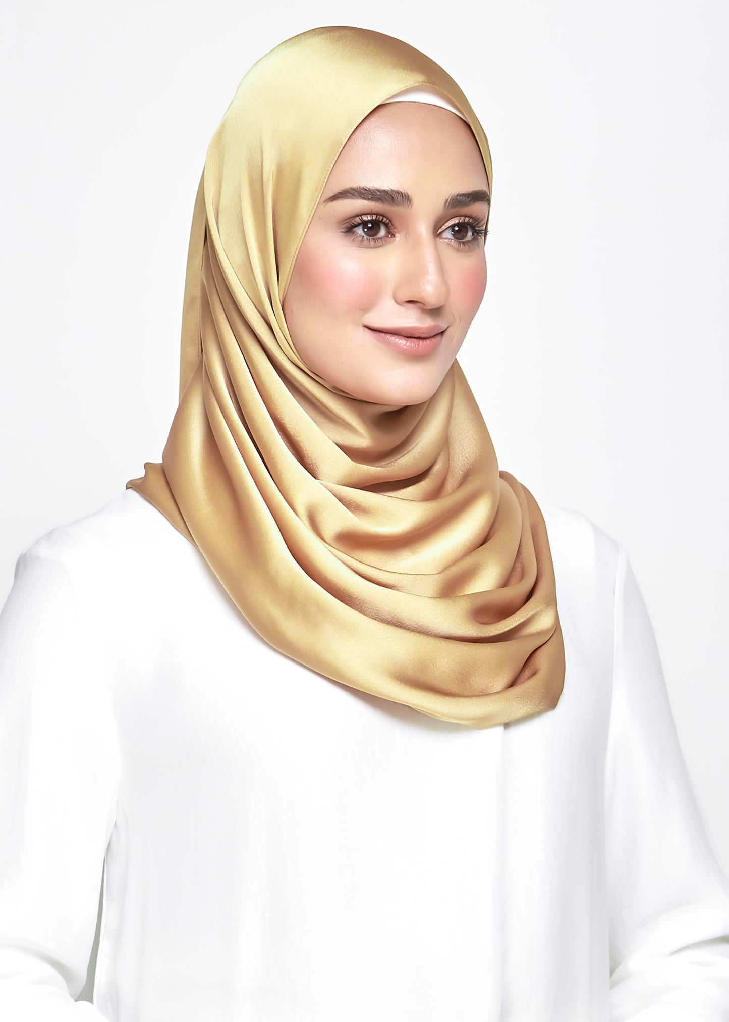 Satin Diamond in Lion Gold