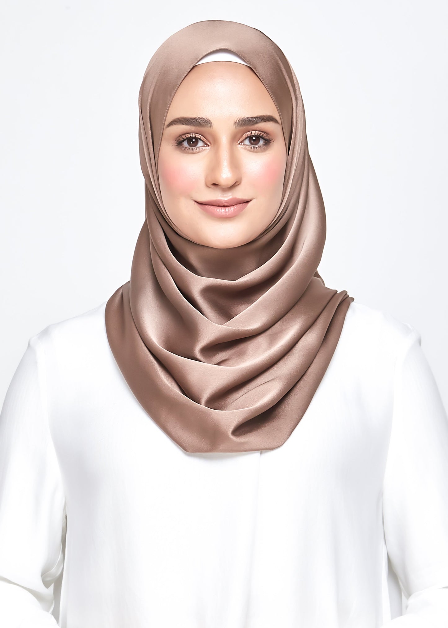 Satin Diamond in Oak Brown