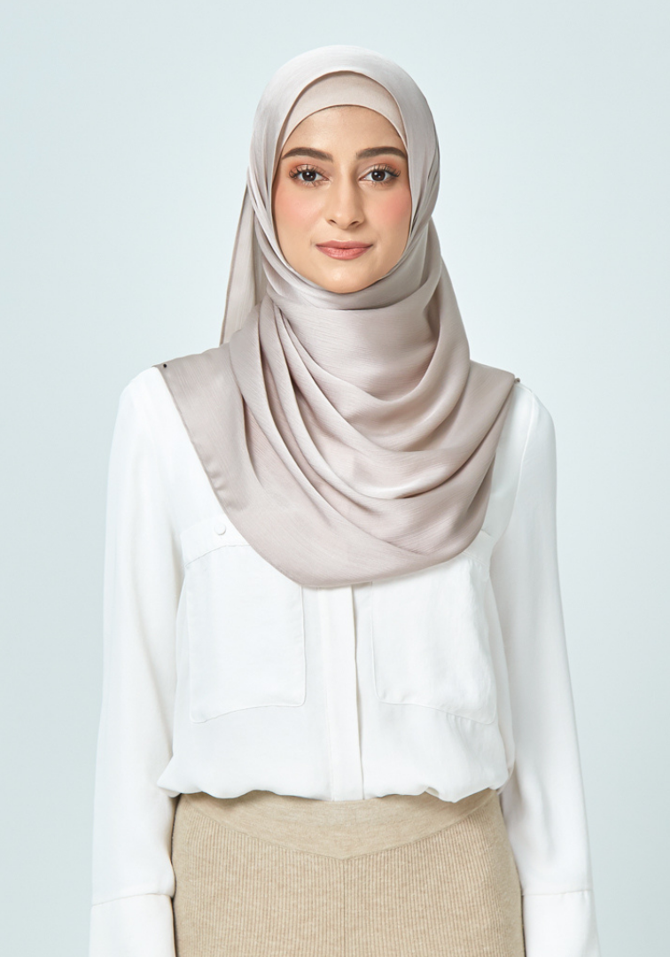 Semi-Instant Satin Hope in Mindful Taupe
