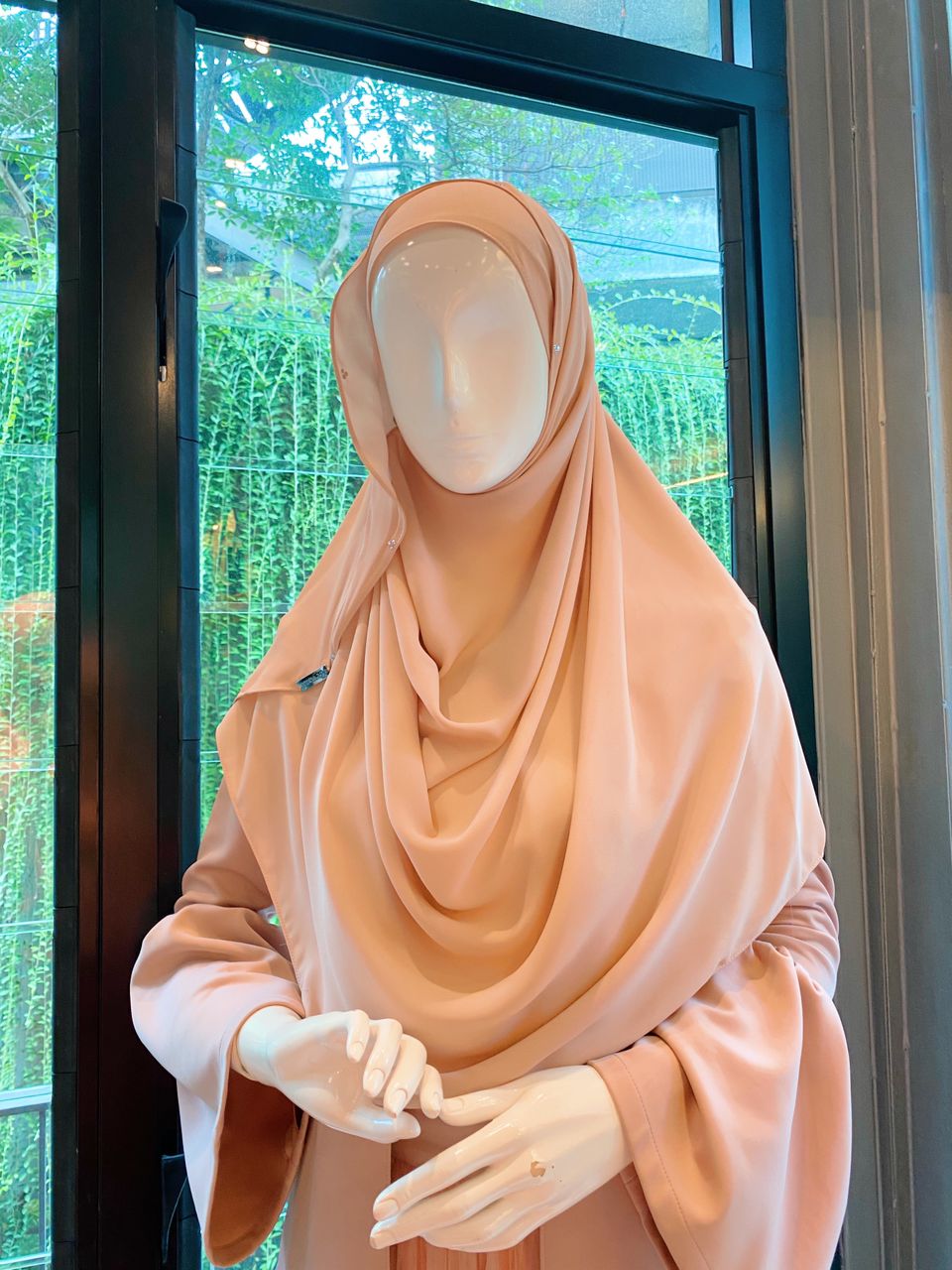 Double Loop Rhinestone in Nude