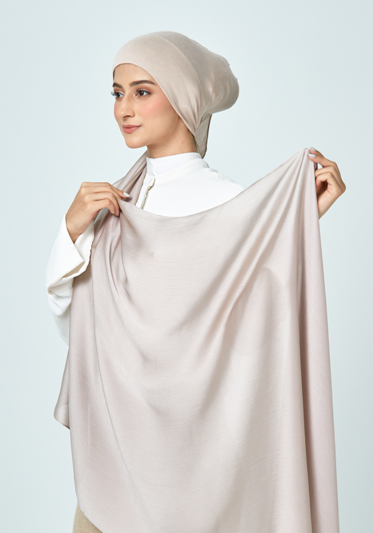 Semi-Instant Satin Hope in Mindful Taupe