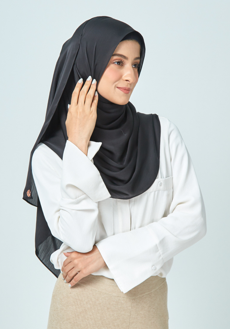 Semi-Instant Satin Hope in Bold Black