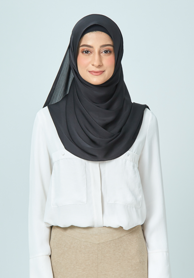Semi-Instant Satin Hope in Bold Black