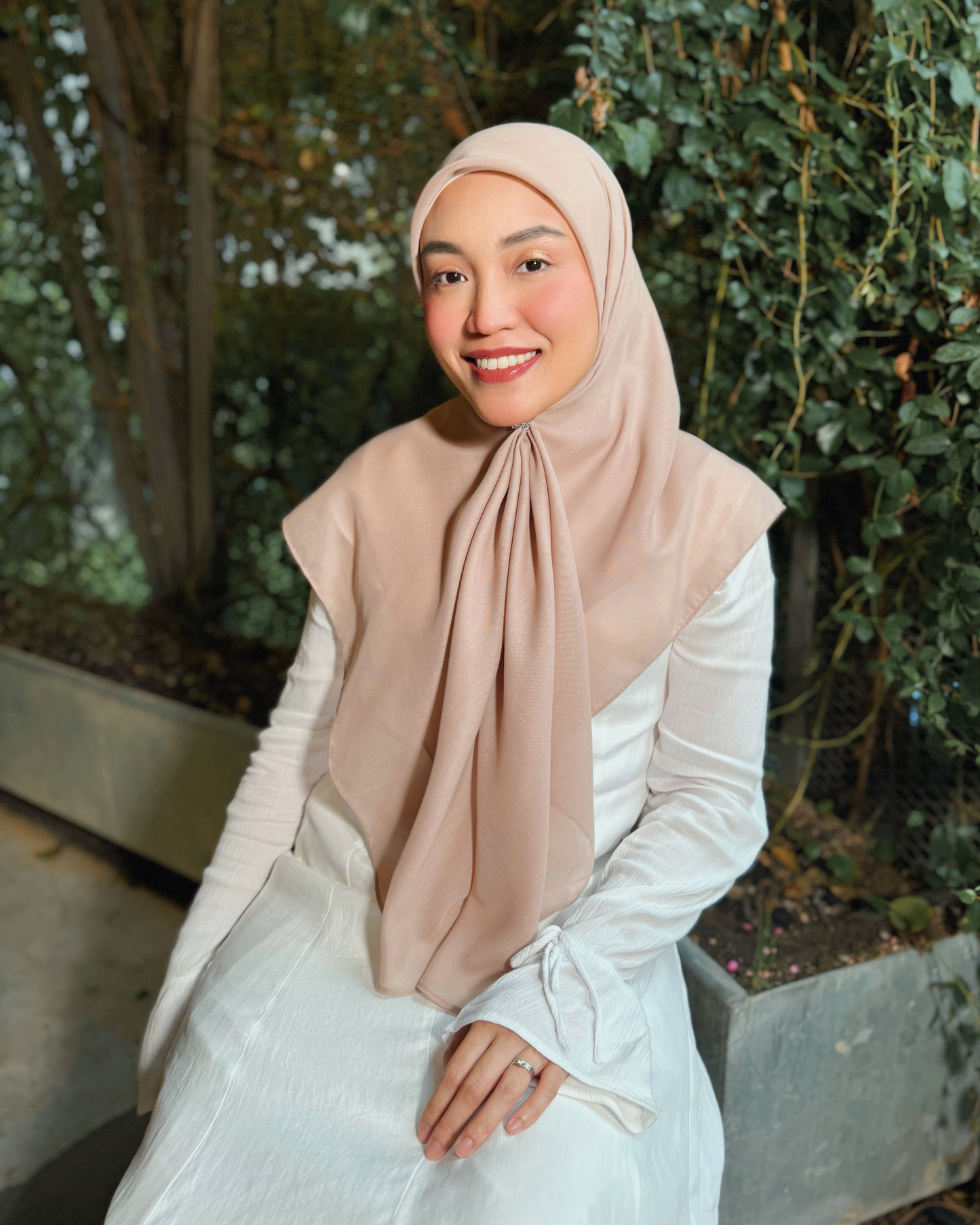 Bawal Dian in Warm Nude