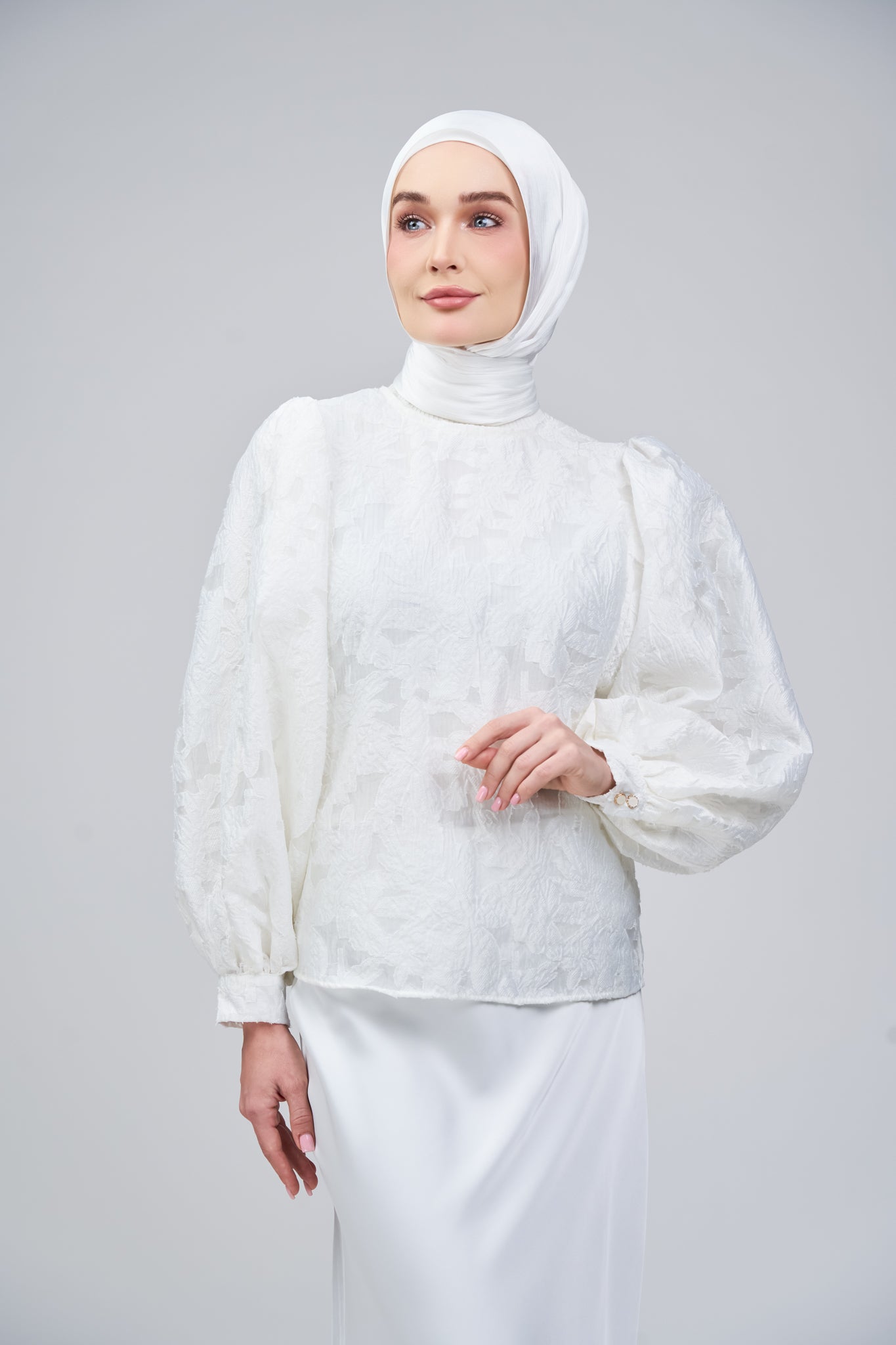 HoodX B.E in Bridal White