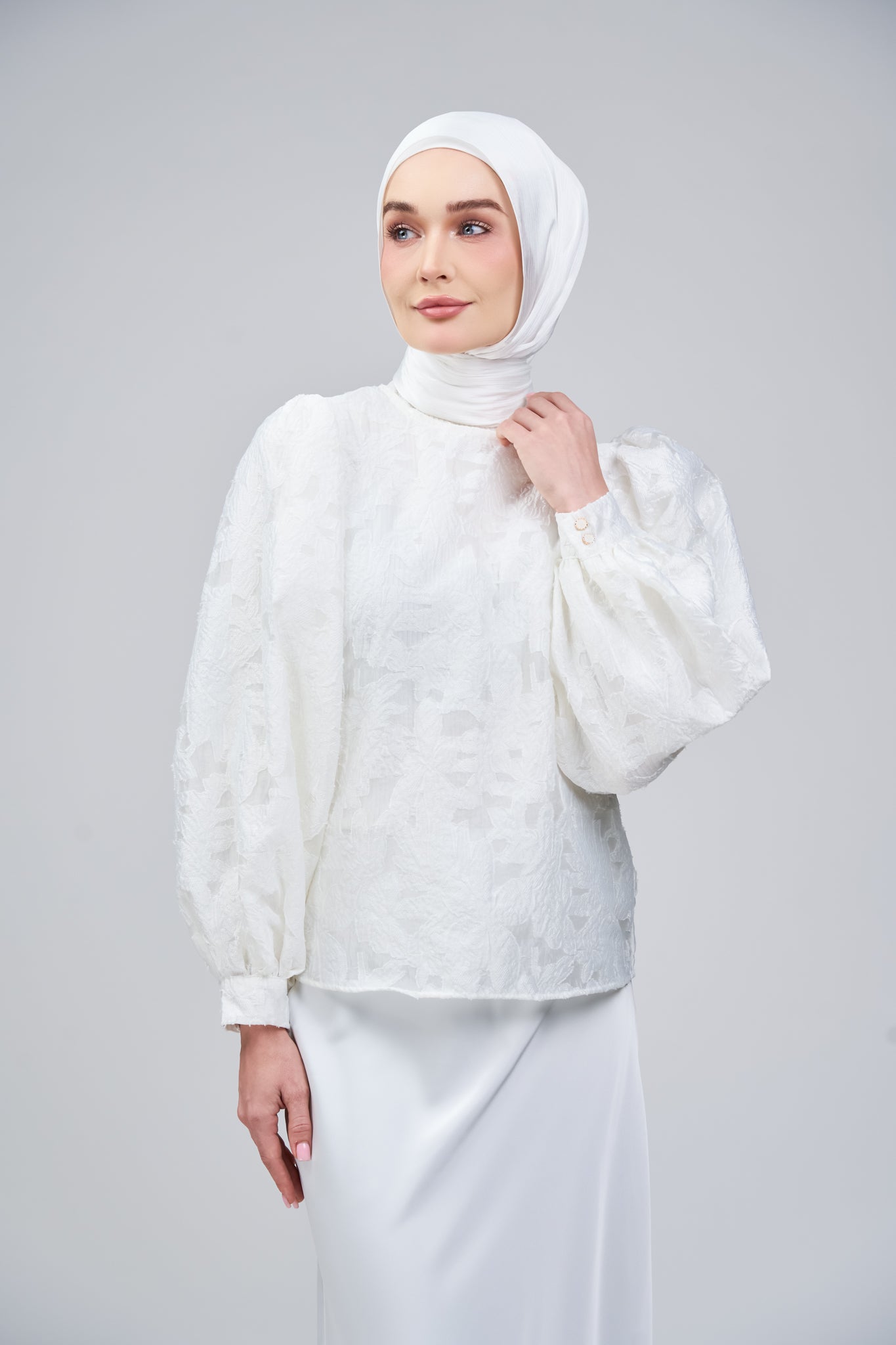 HoodX B.E in Bridal White