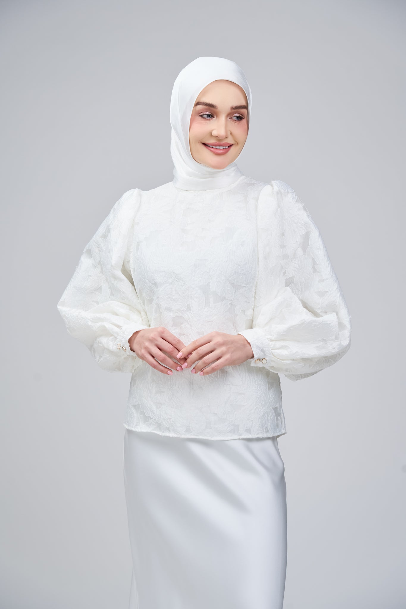 HoodX B.E in Bridal White
