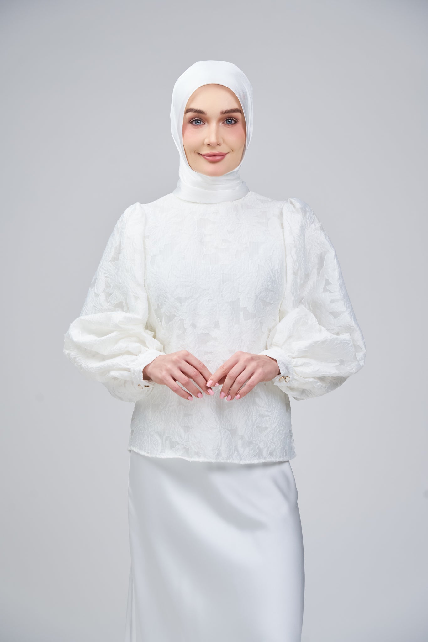 HoodX B.E in Bridal White