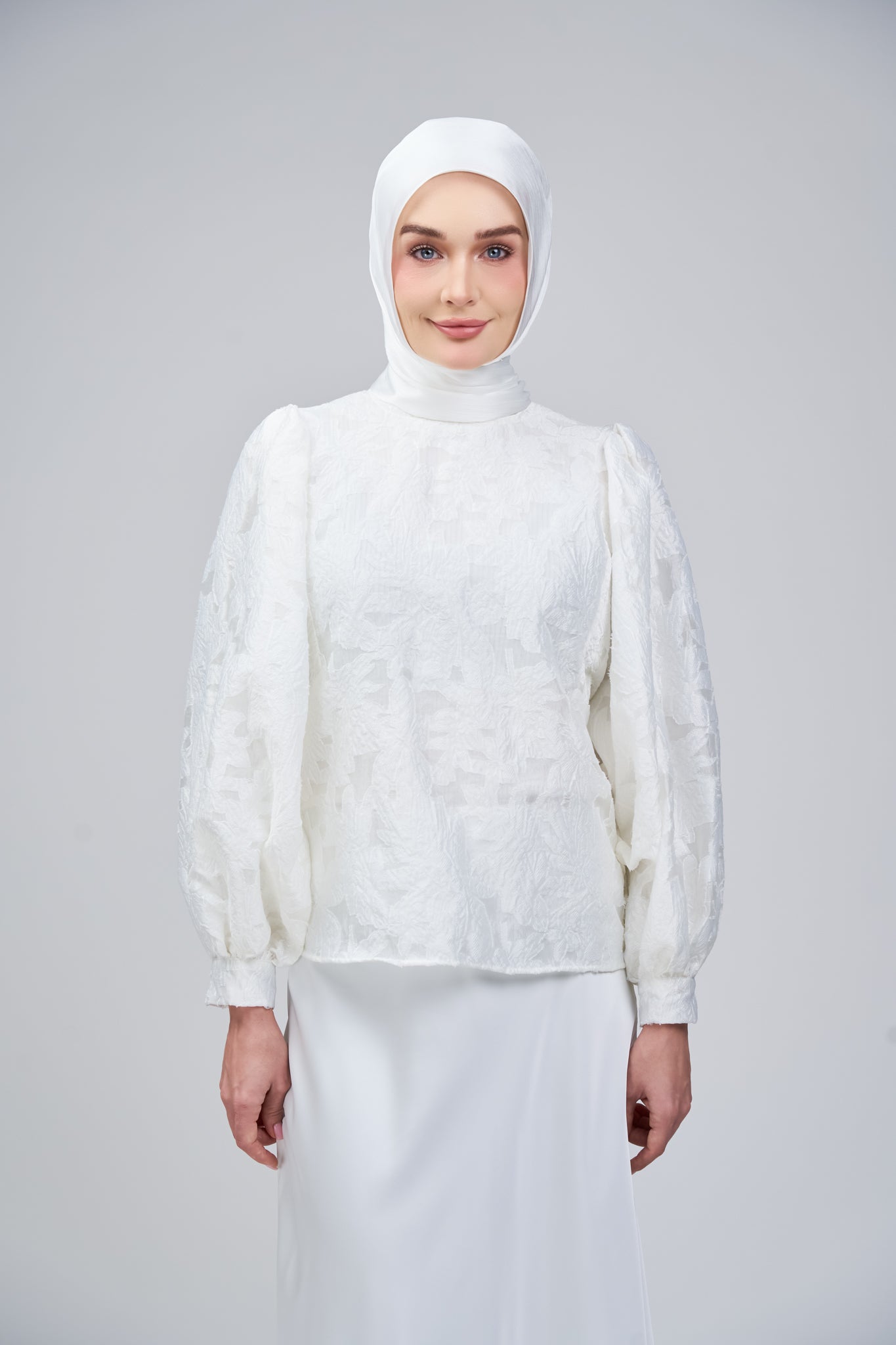 HoodX B.E in Bridal White