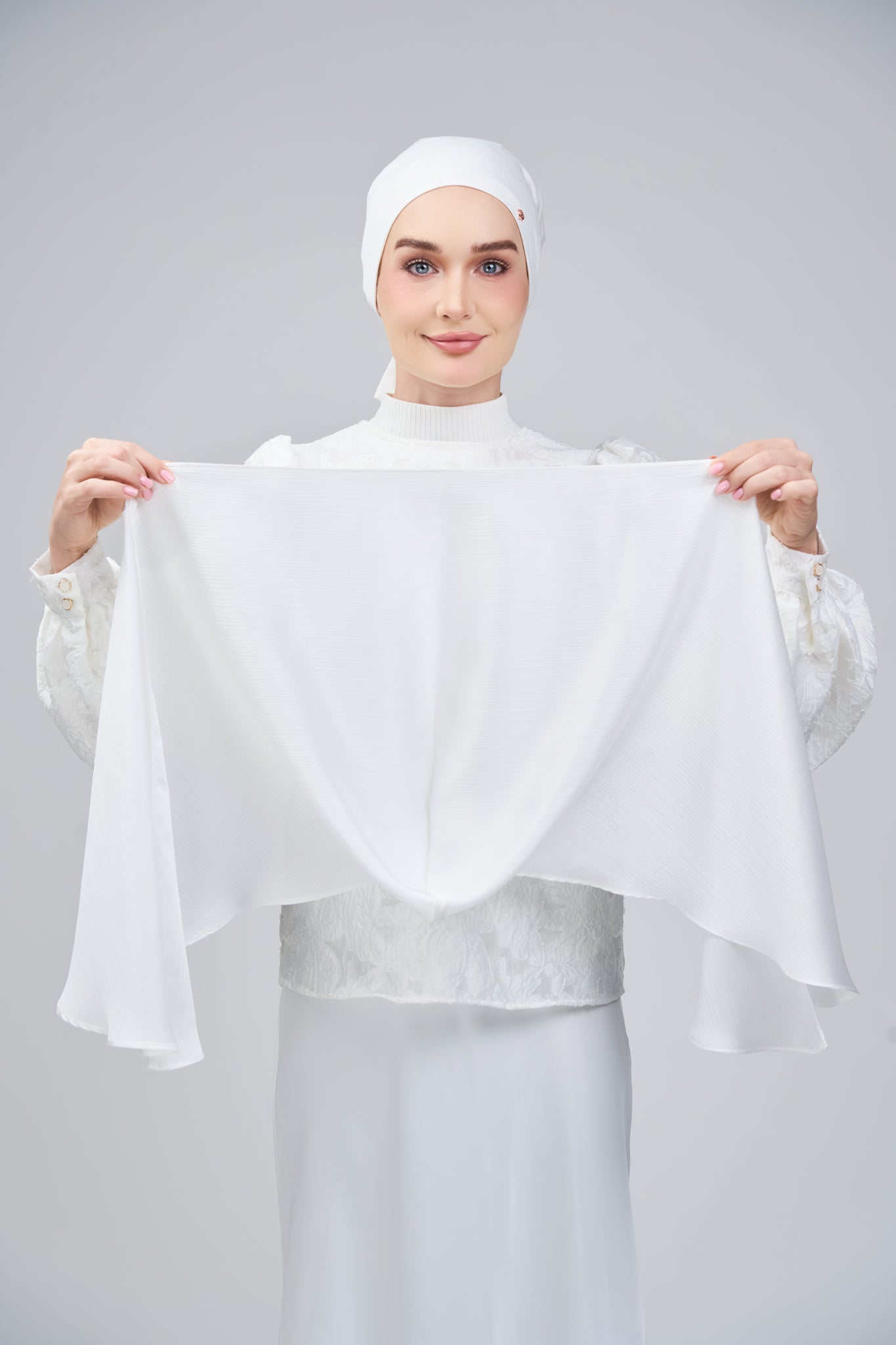 HoodX B.E in Bridal White