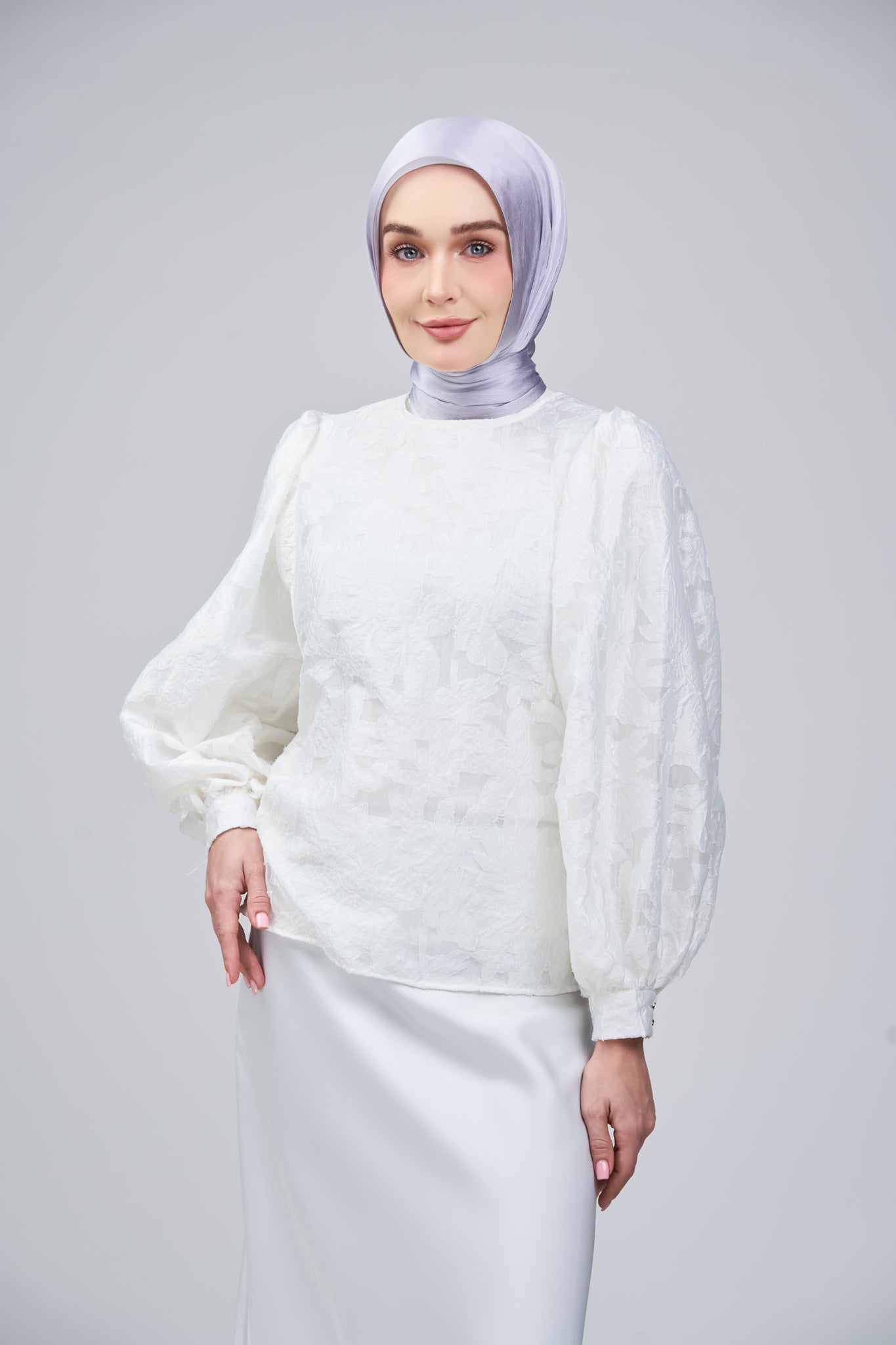 HoodX B.E in Silver Ash