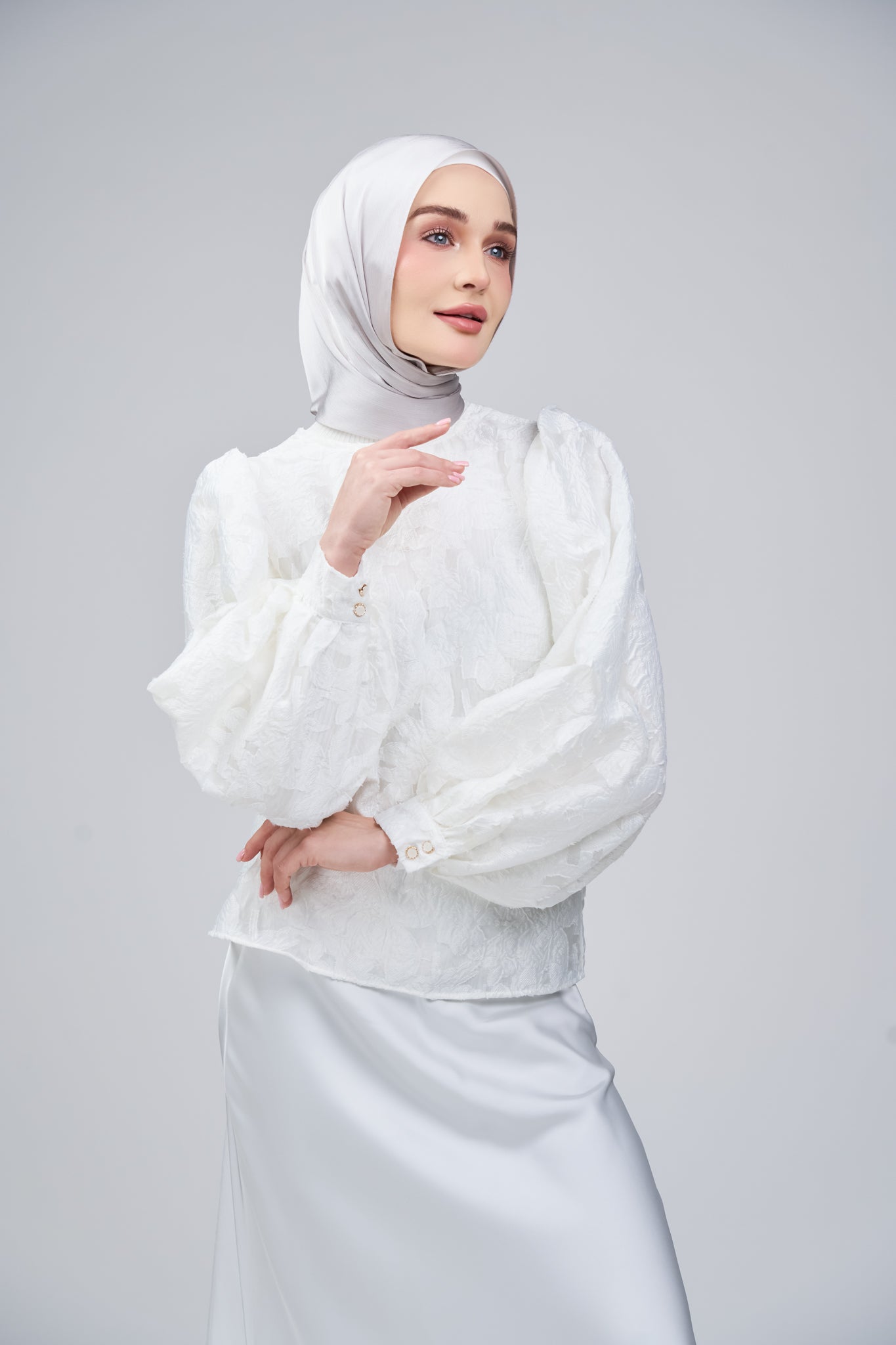 HoodX B.E in Silver Taupe