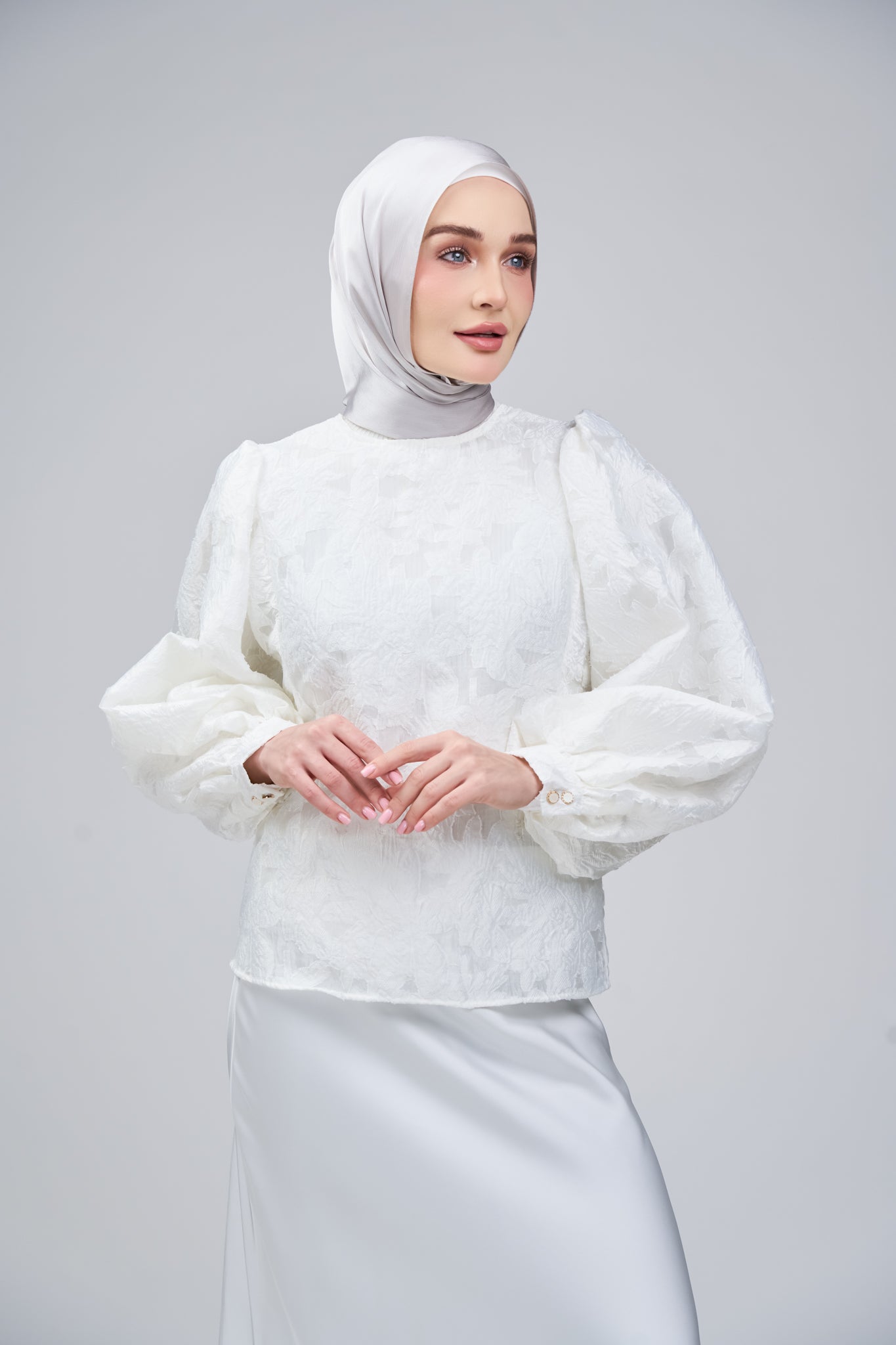 HoodX B.E in Silver Taupe