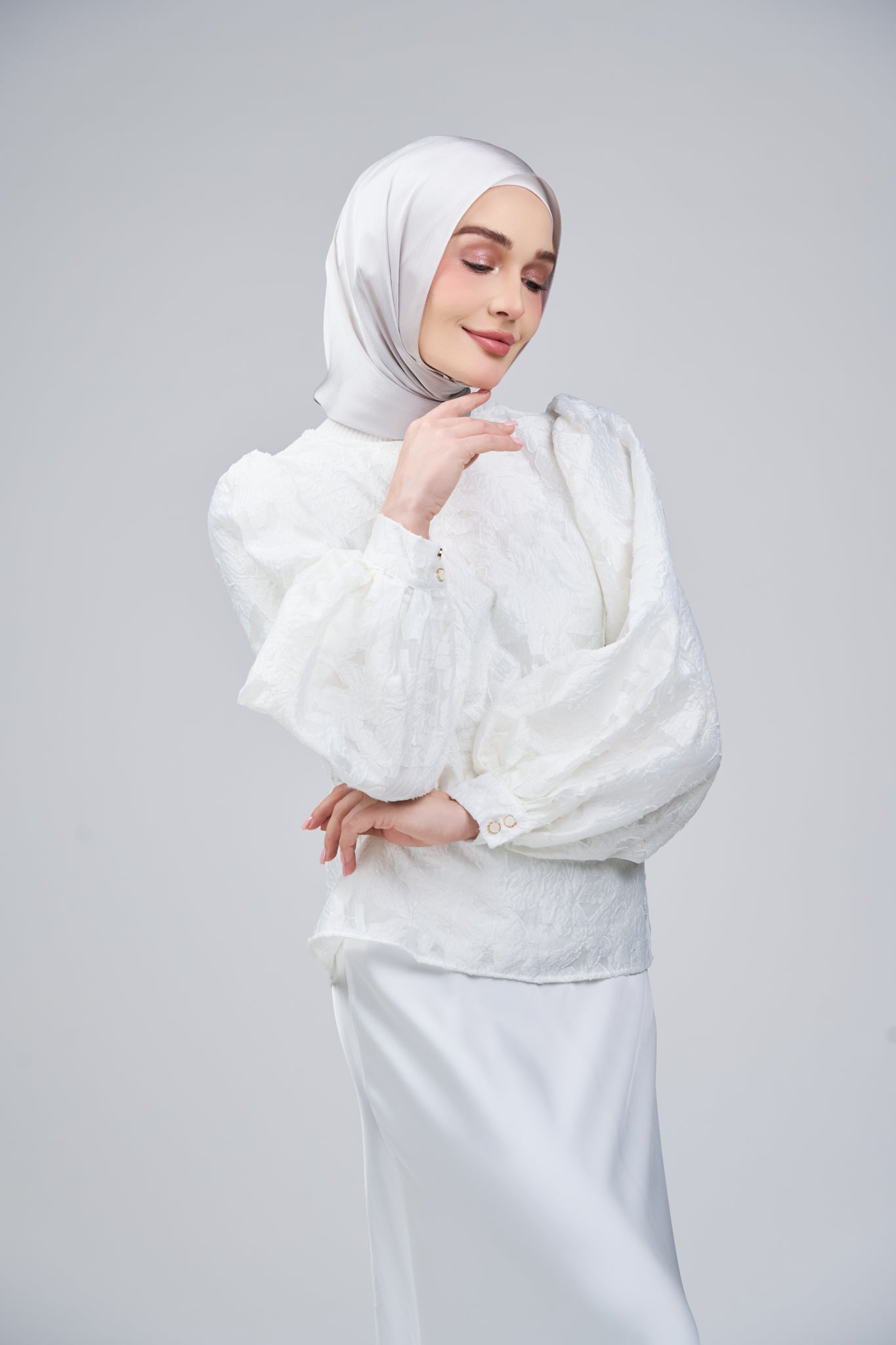 HoodX B.E in Silver Taupe