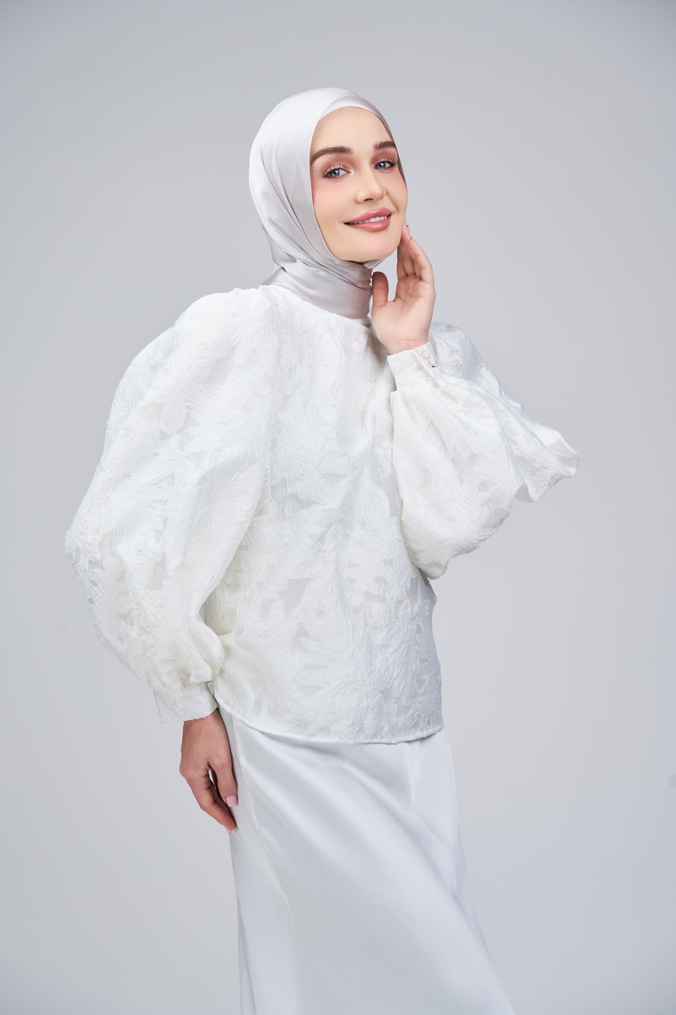 HoodX B.E in Silver Taupe