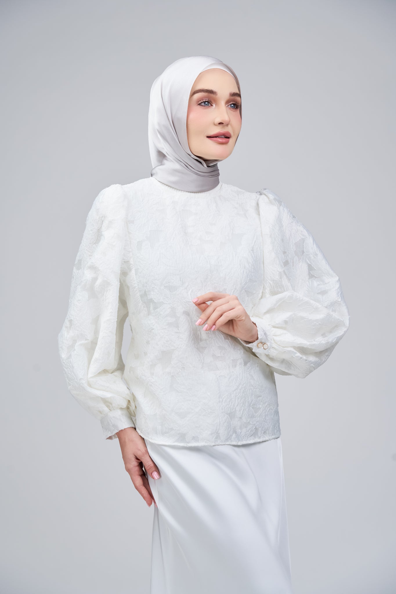 HoodX B.E in Silver Taupe