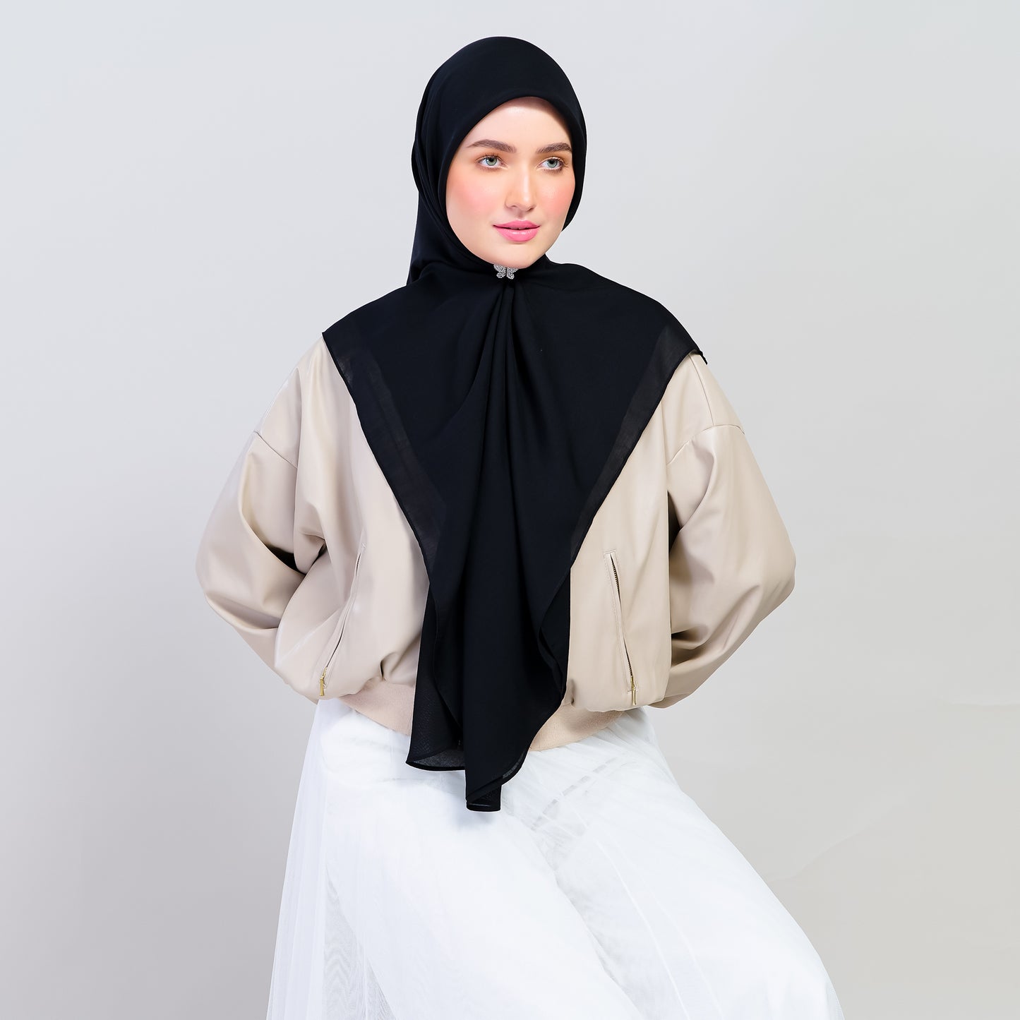 Bawal Dian in Black