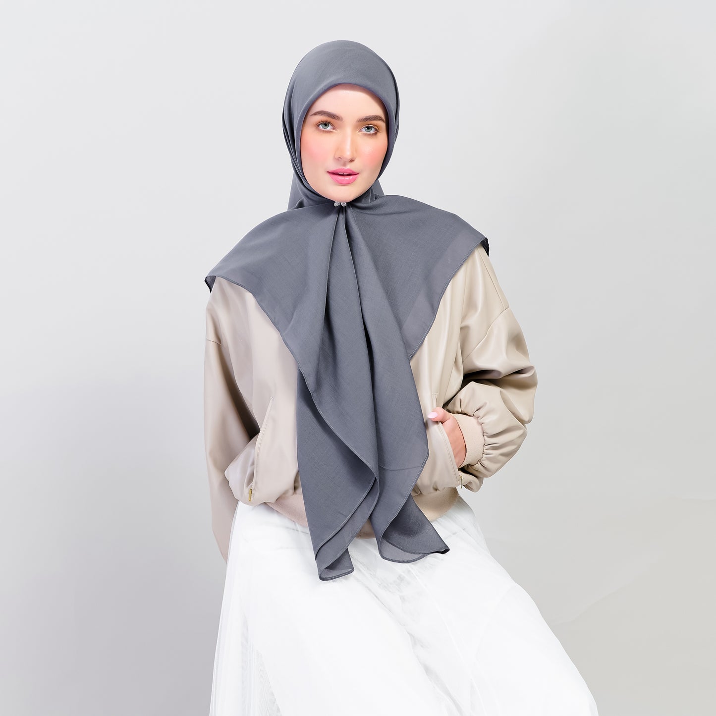 Bawal Dian in Dark Grey