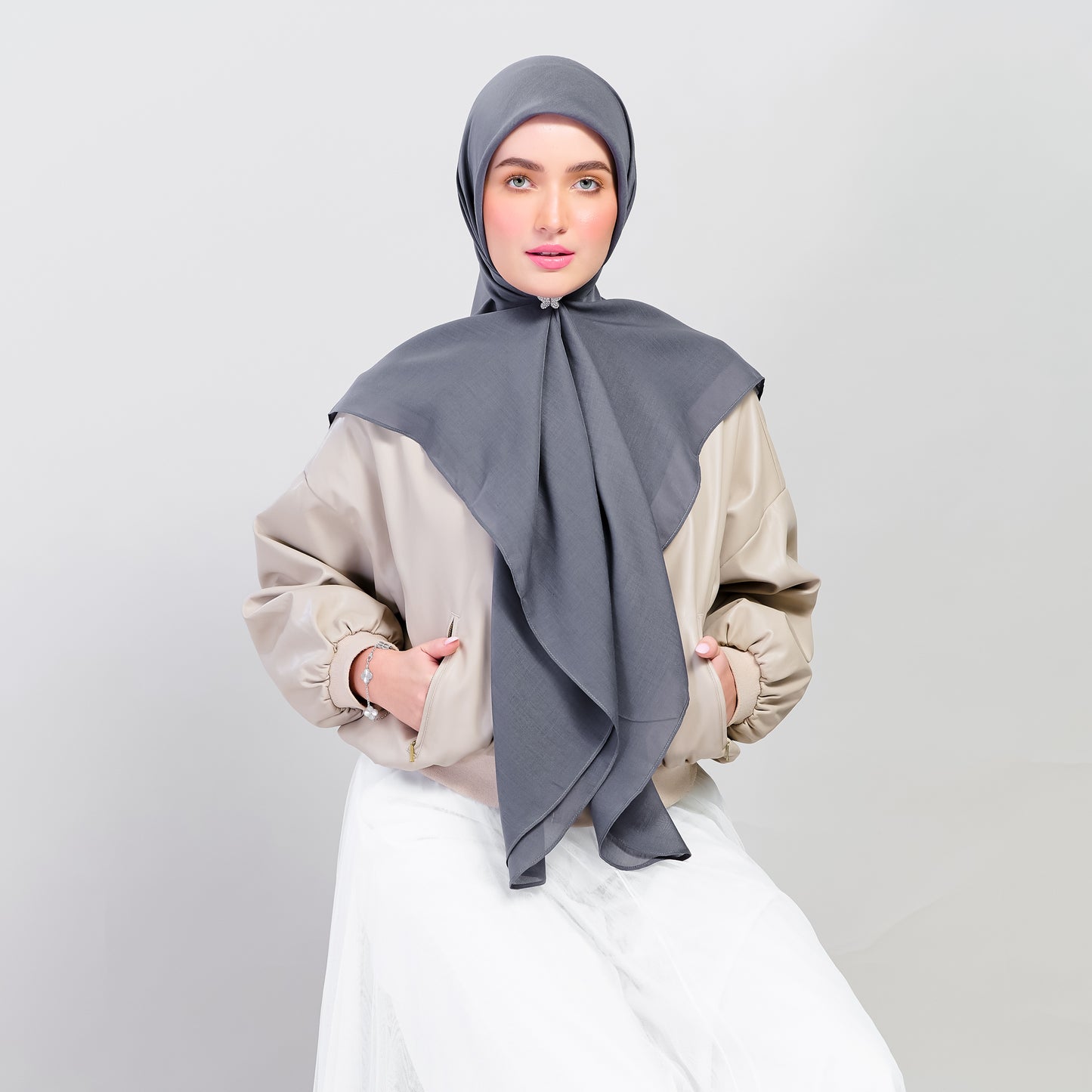 Bawal Dian in Dark Grey